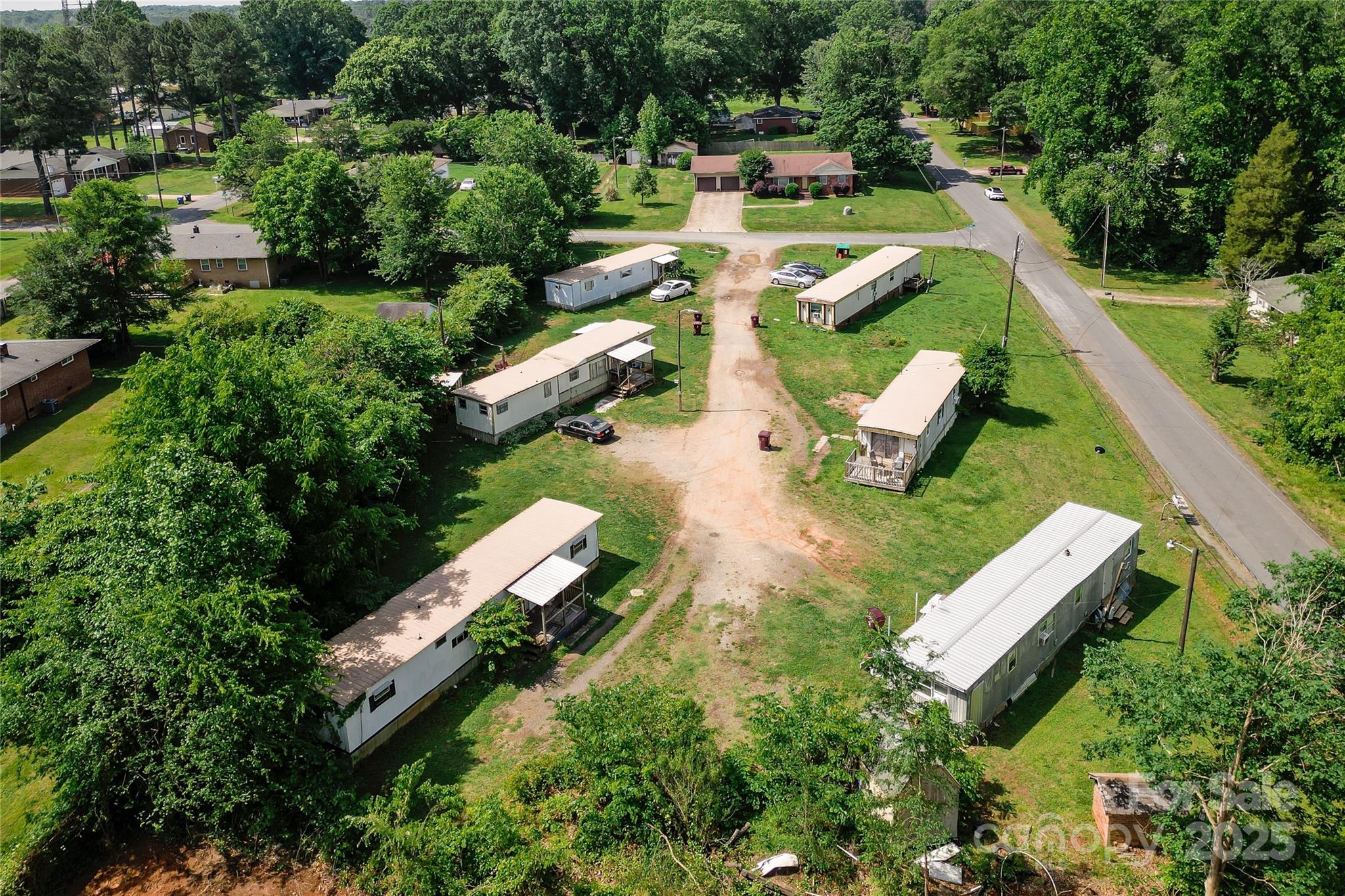 240 Midway Drive Property Photo 5
