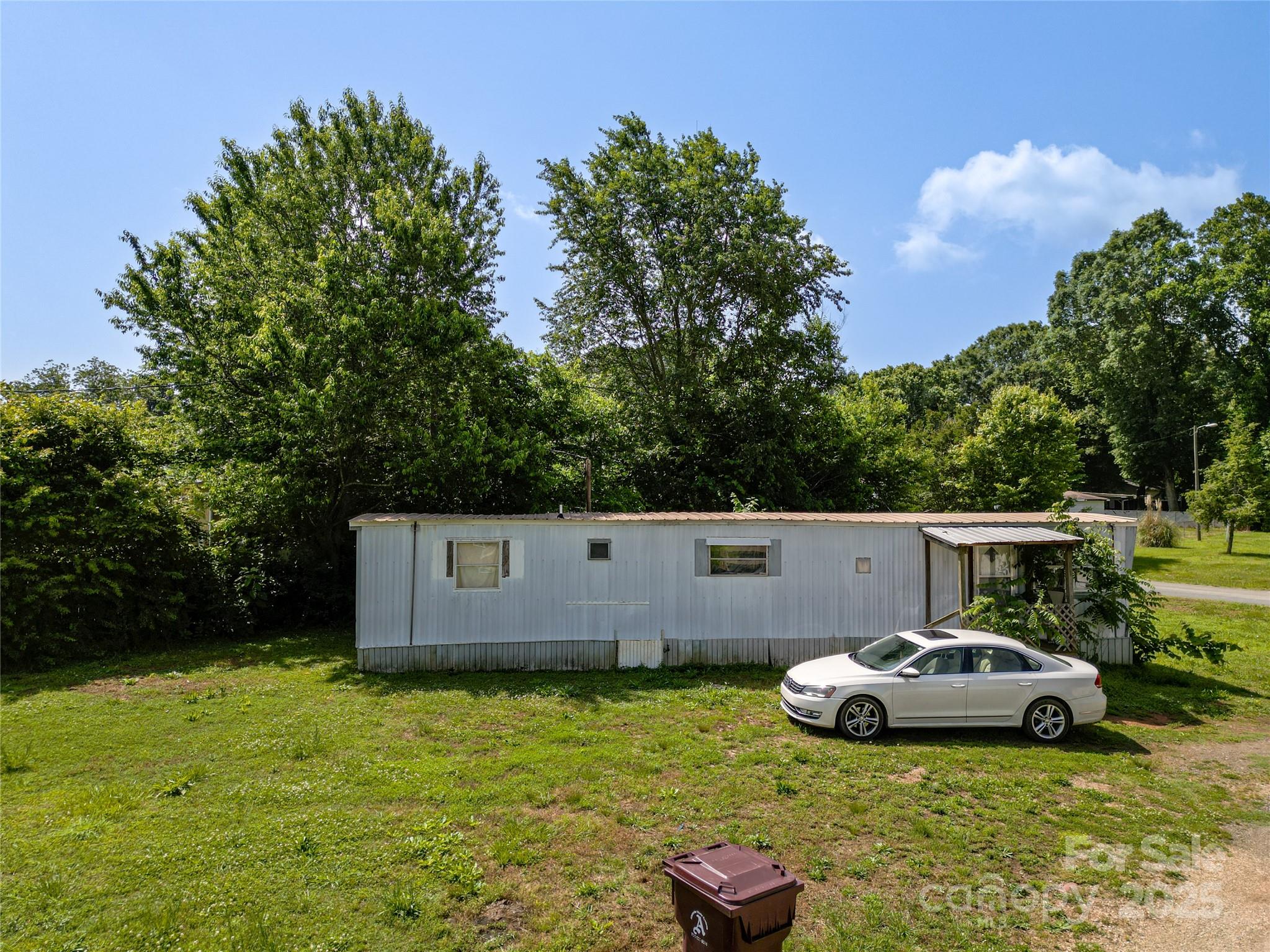 240 Midway Drive Property Photo 8