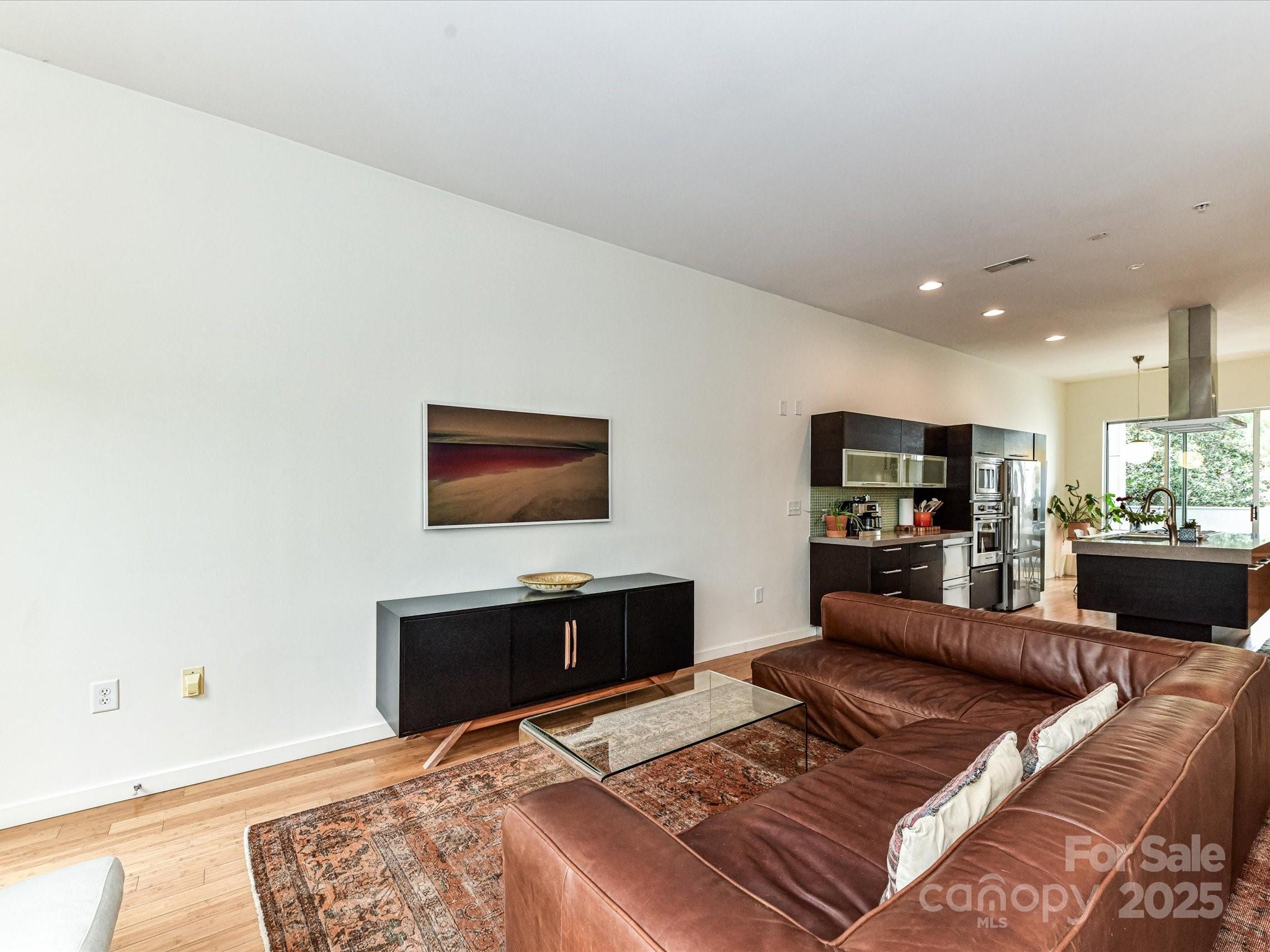 314 Viburnum Way Court Property Photo 10