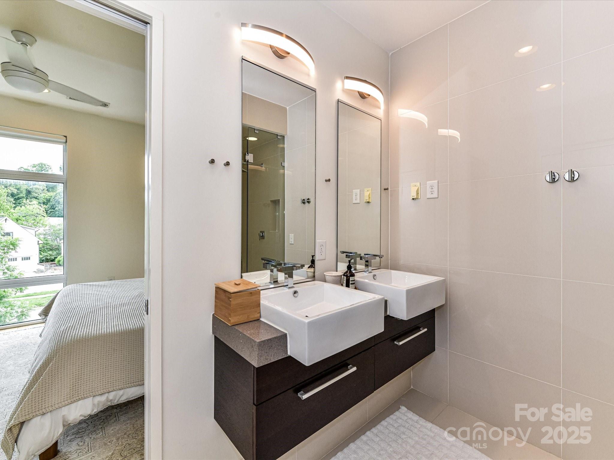 314 Viburnum Way Court Property Photo 24