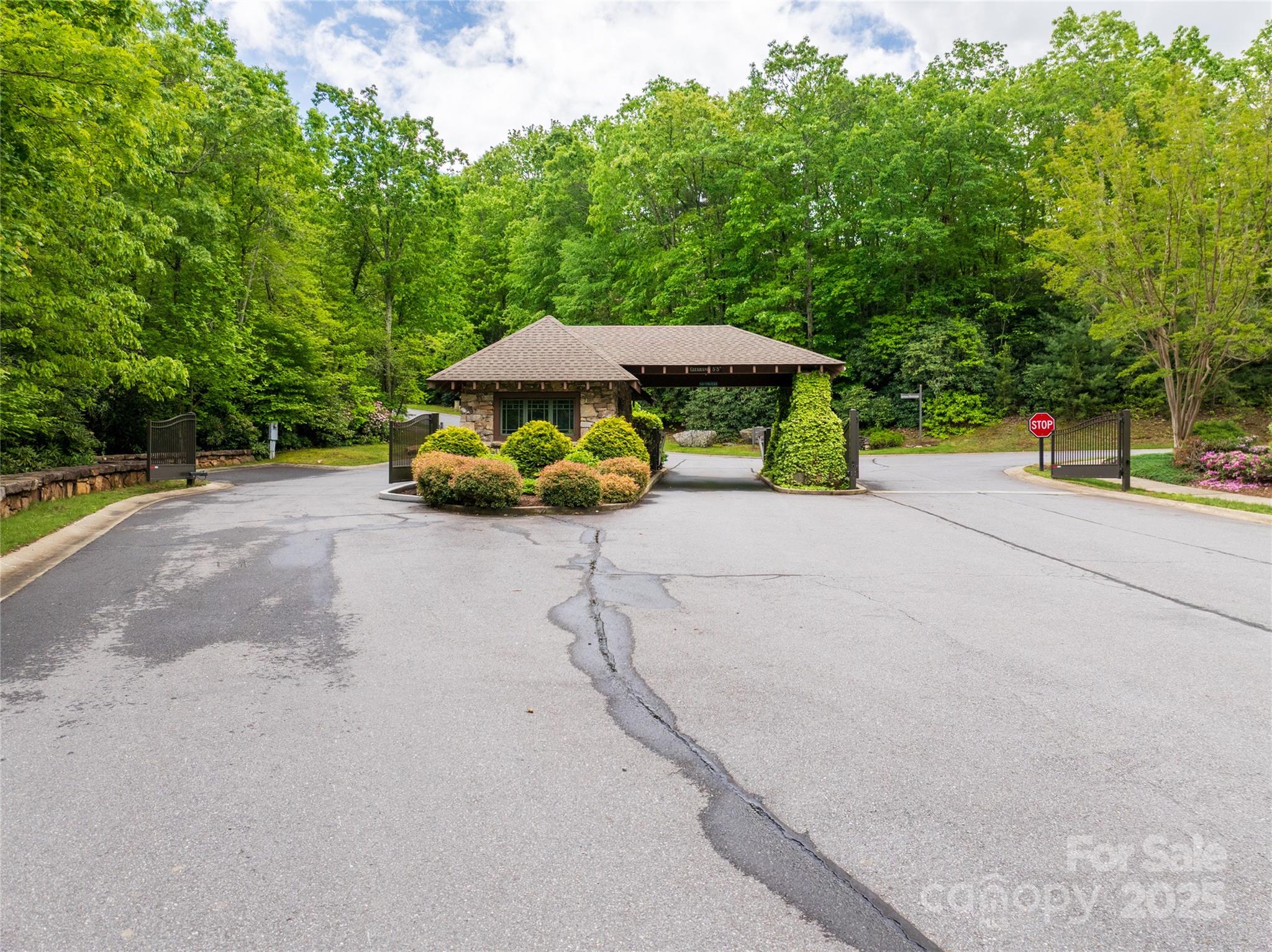 52 Settings Boulevard Property Photo 8