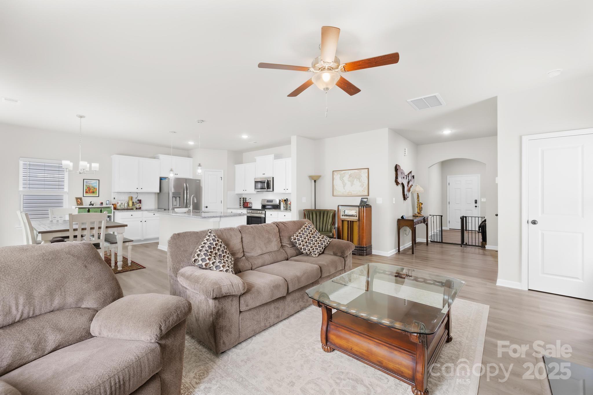 5204 Belstone Lane Property Photo 8