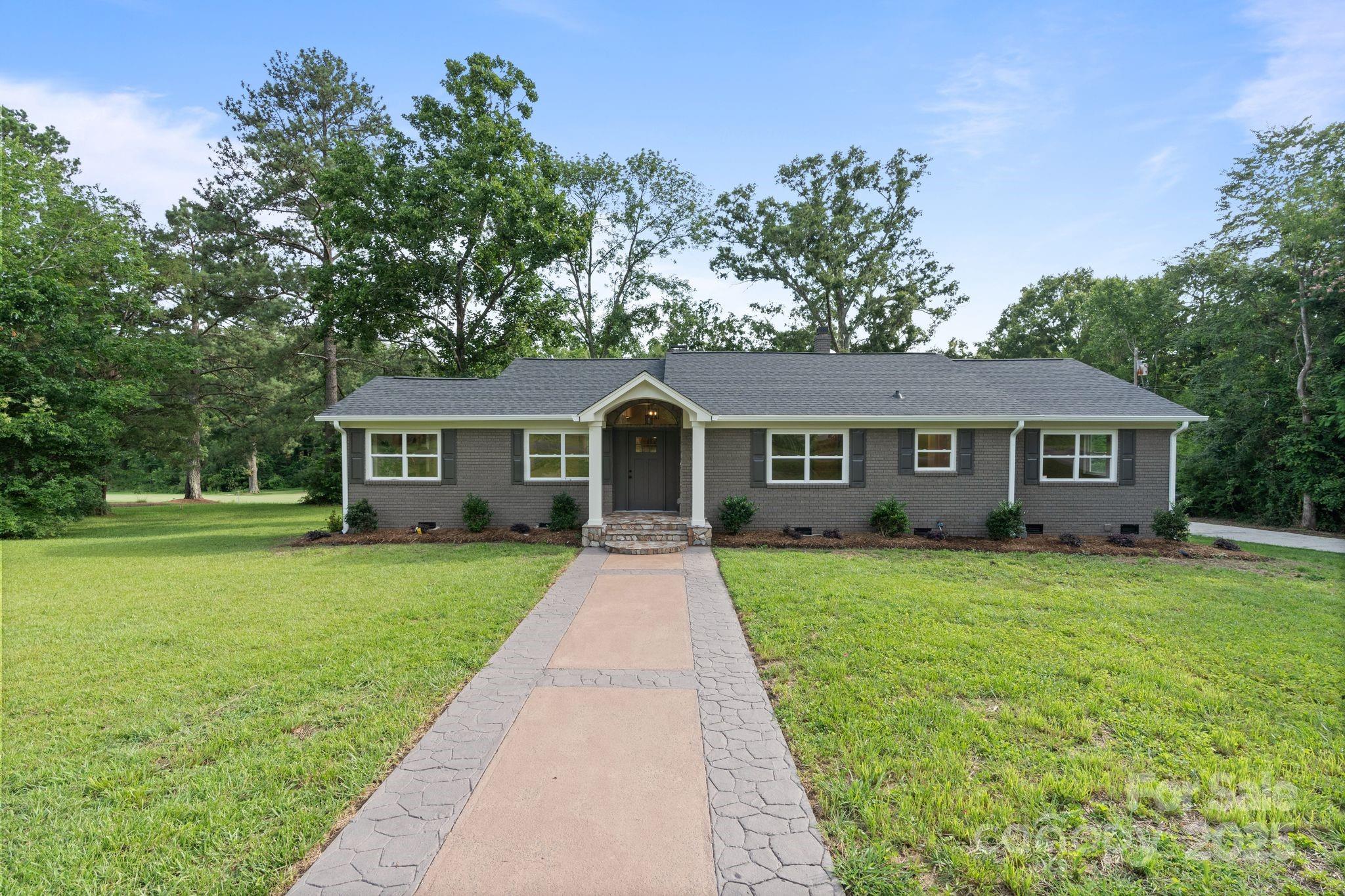 120 Pinewood Lane Property Photo 1