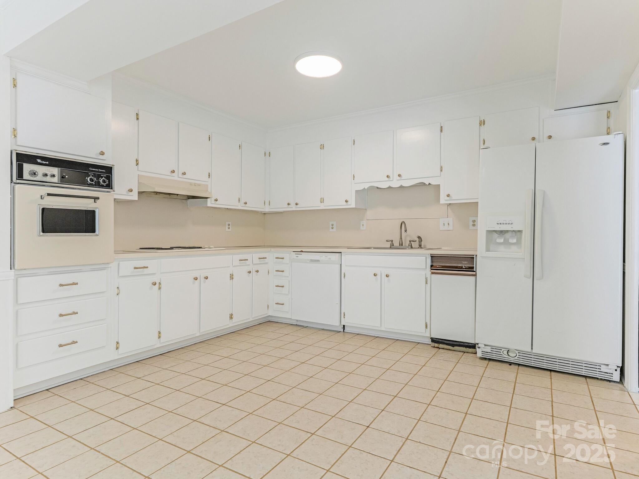6817 Dumbarton Drive Property Photo 15