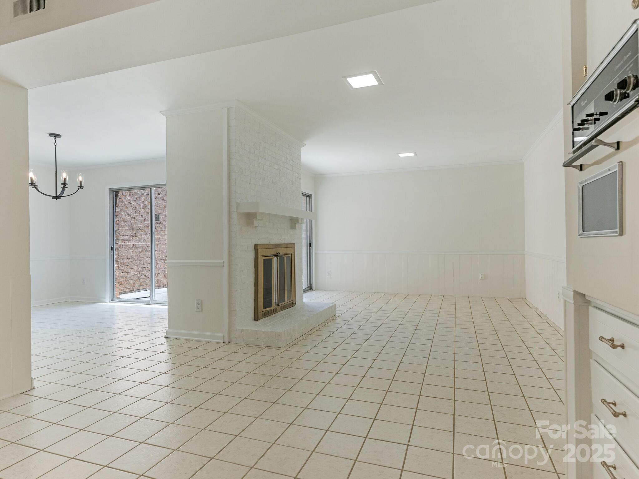 6817 Dumbarton Drive Property Photo 16