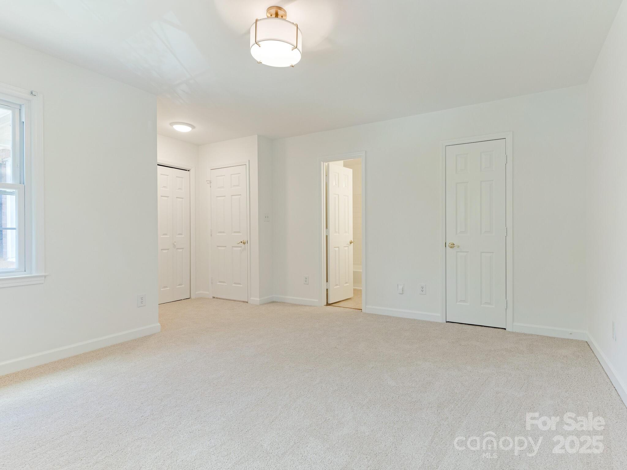6817 Dumbarton Drive Property Photo 20