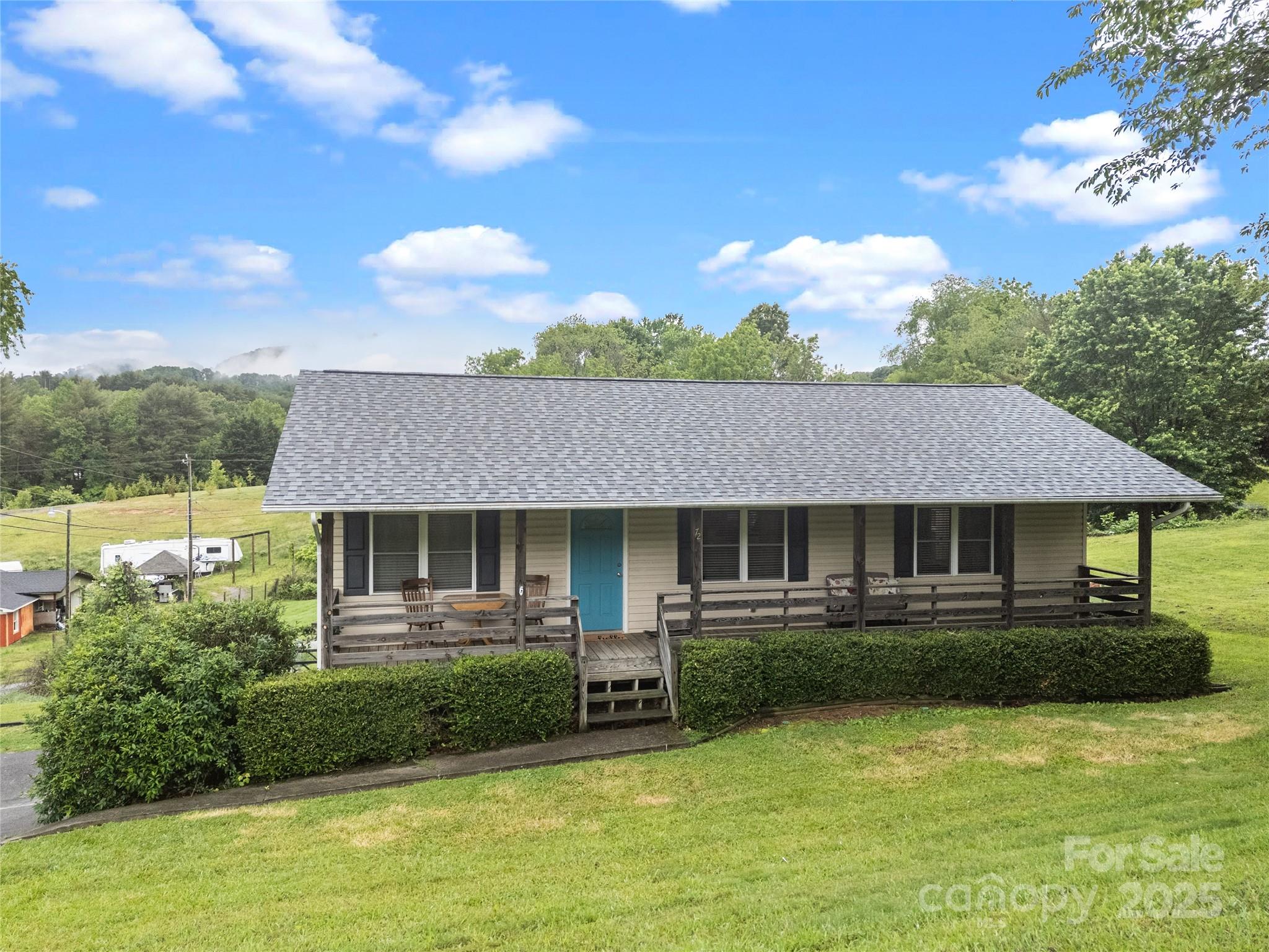 72 Sovereign Circle Property Photo 1