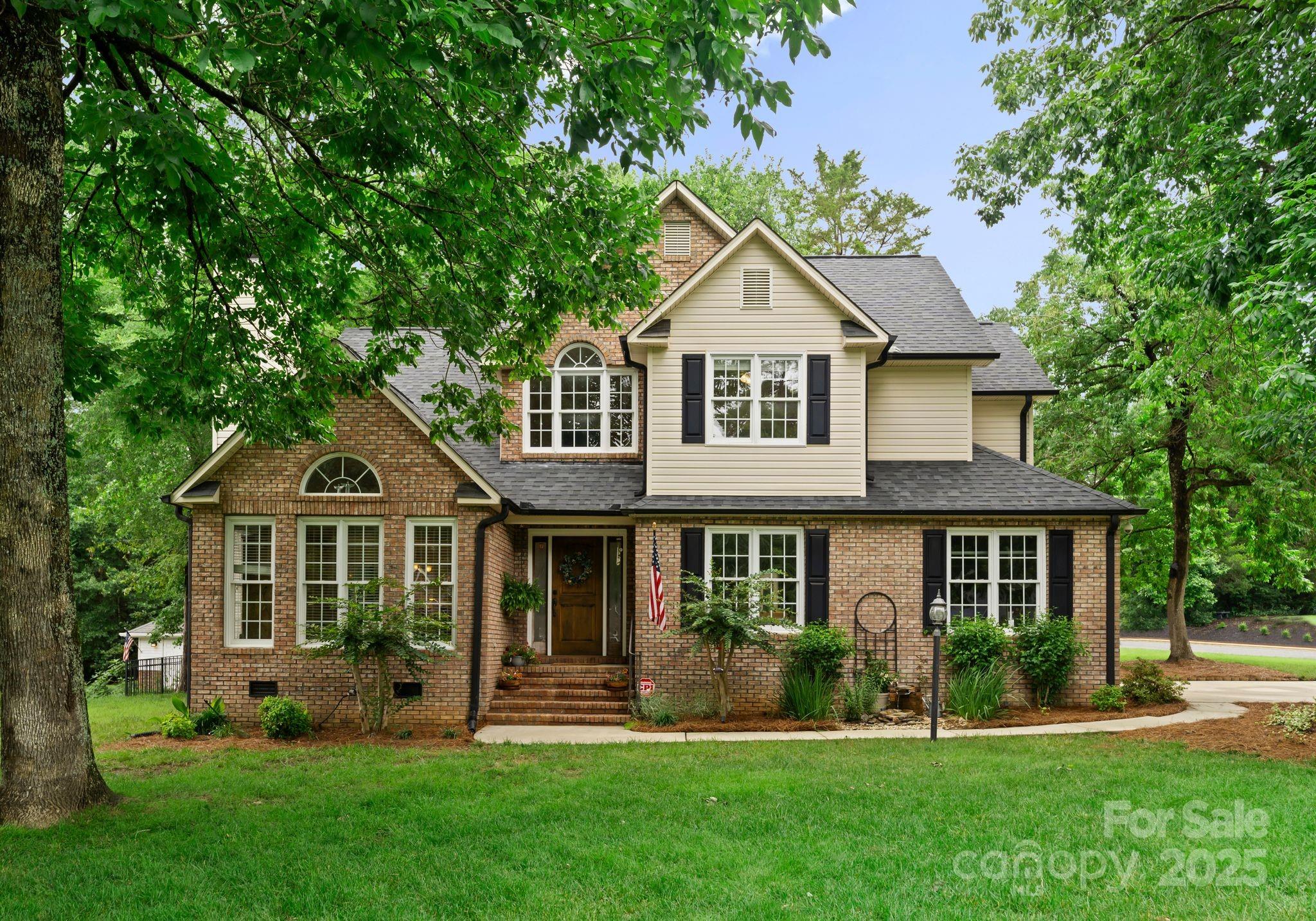 901 Brighton Drive Property Photo 1
