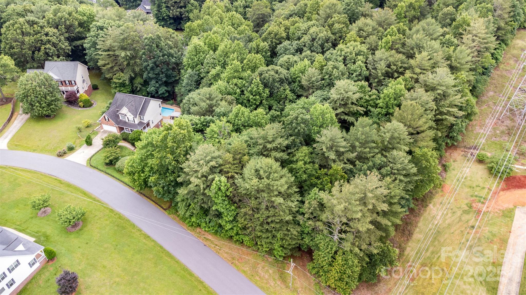 6255 Mountainside Drive Property Photo 3