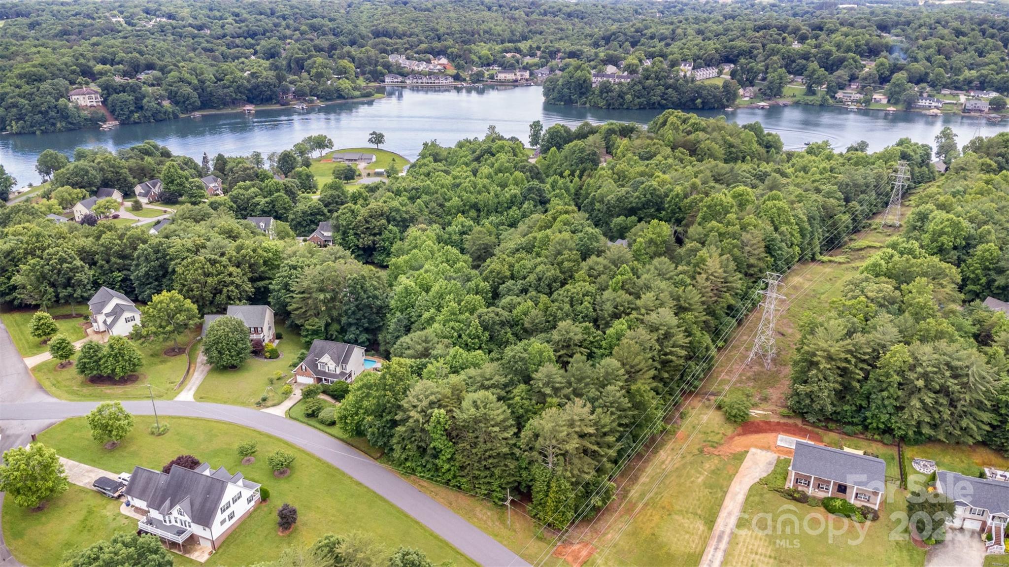 6255 Mountainside Drive Property Photo 8