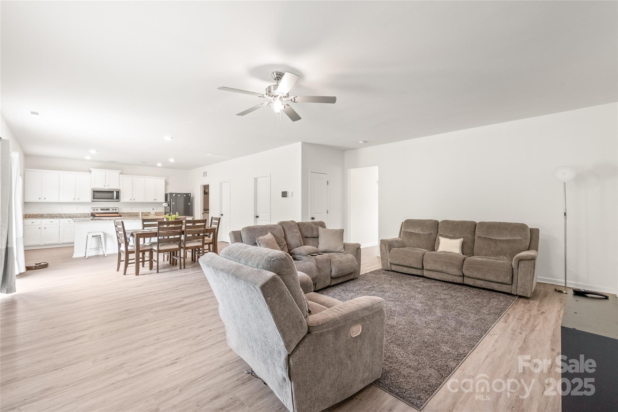 2340 Lanza Drive Property Photo 6