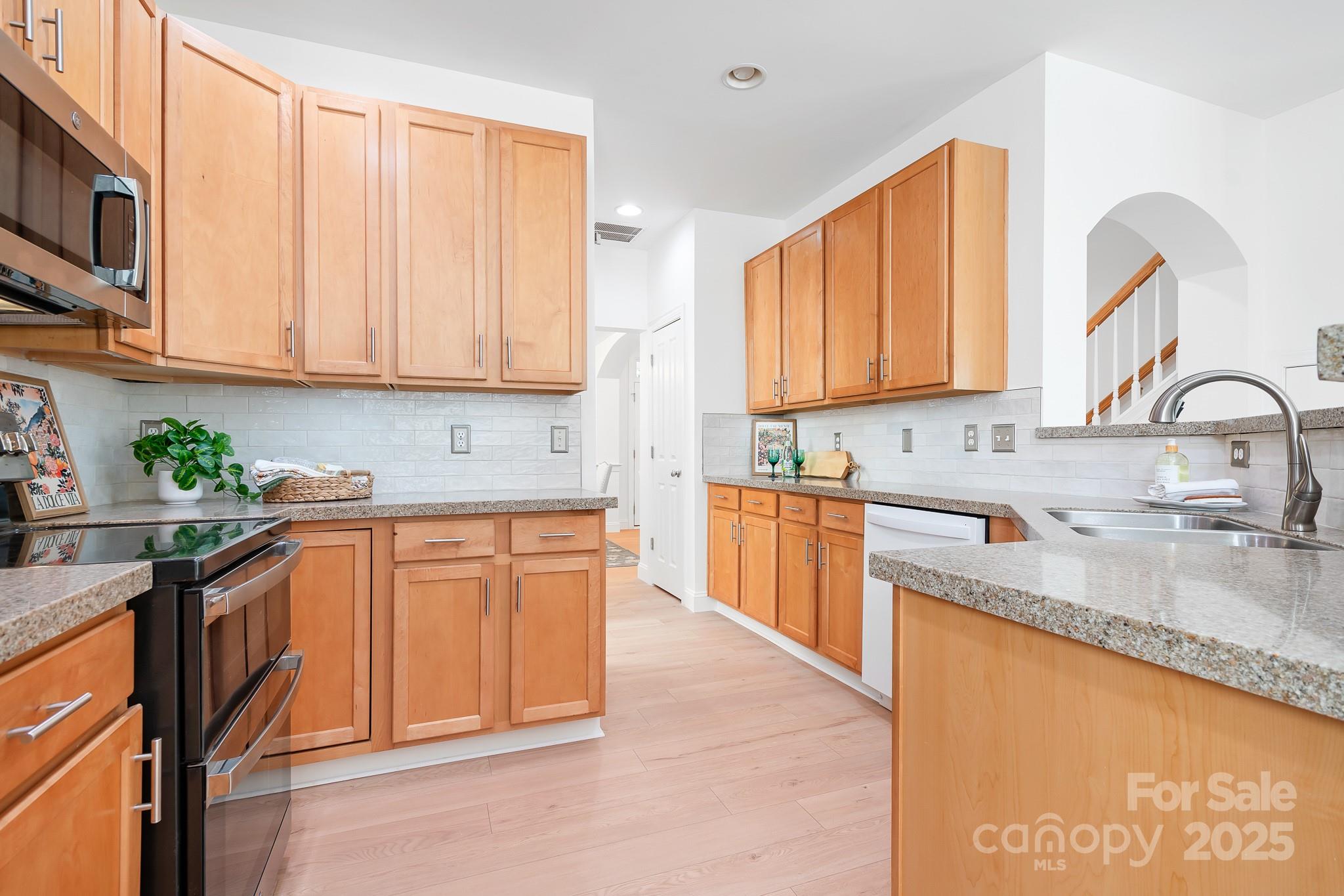 14923 Almondell Drive Property Photo 16