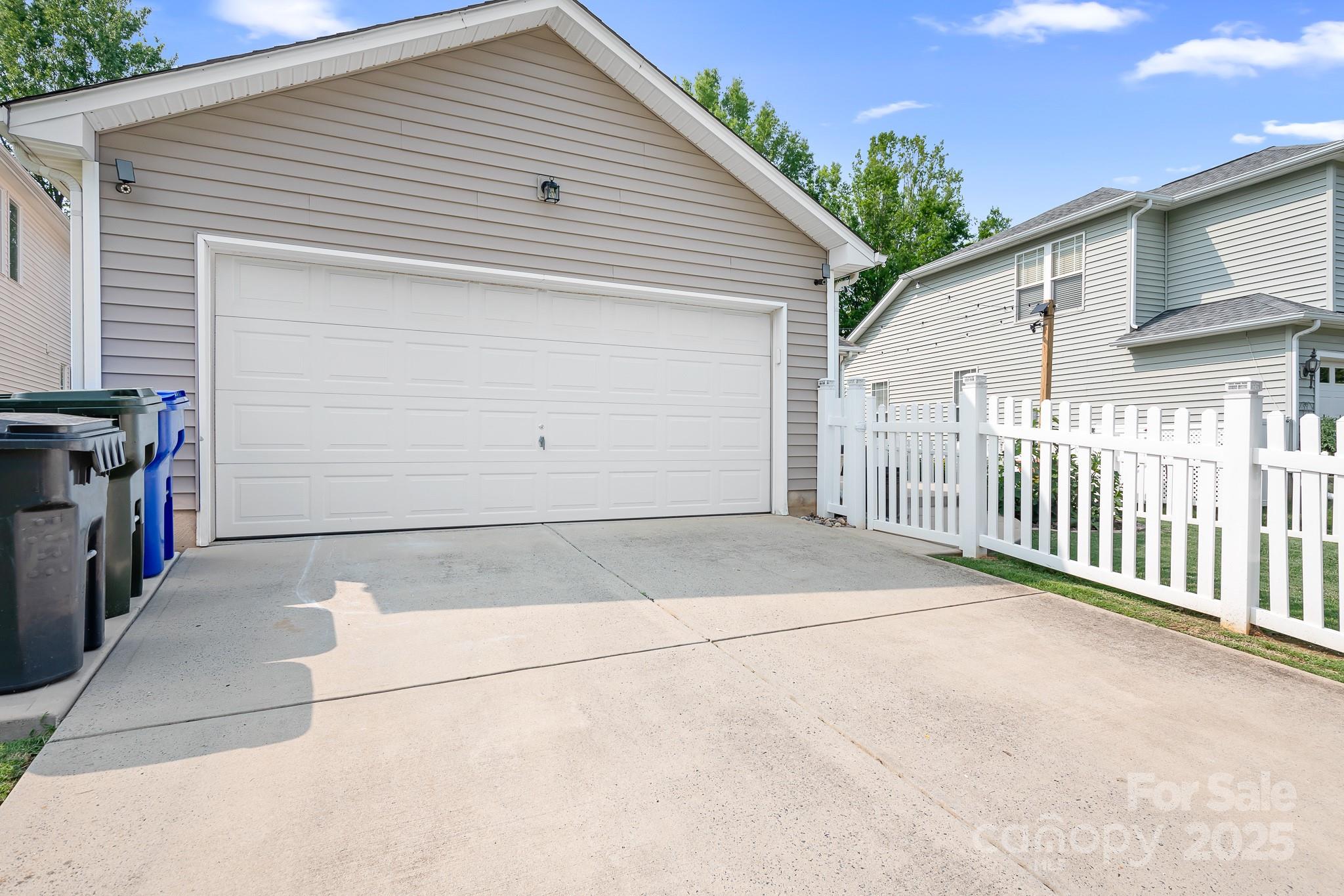 14923 Almondell Drive Property Photo 27