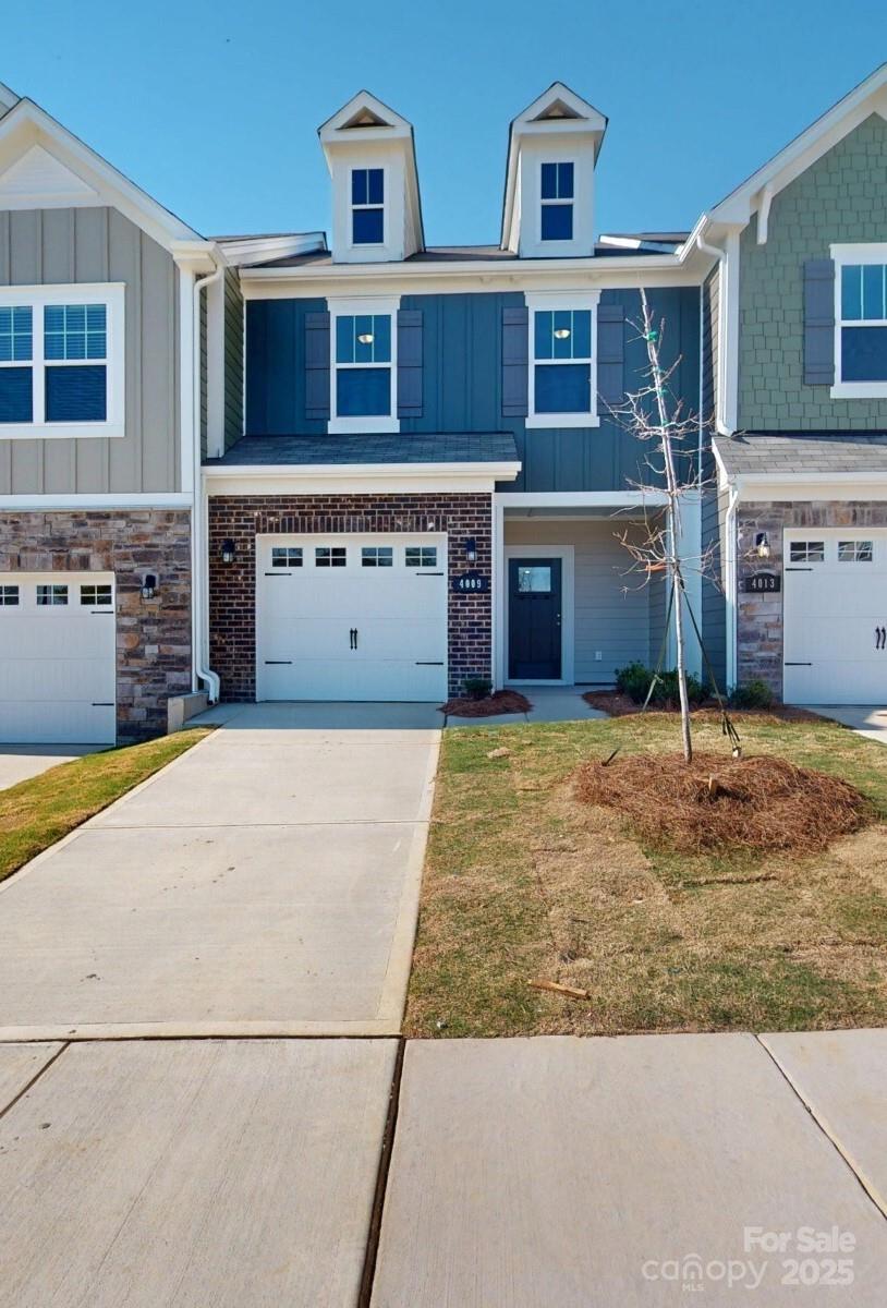 4009 Lawnview Drive Property Photo 1