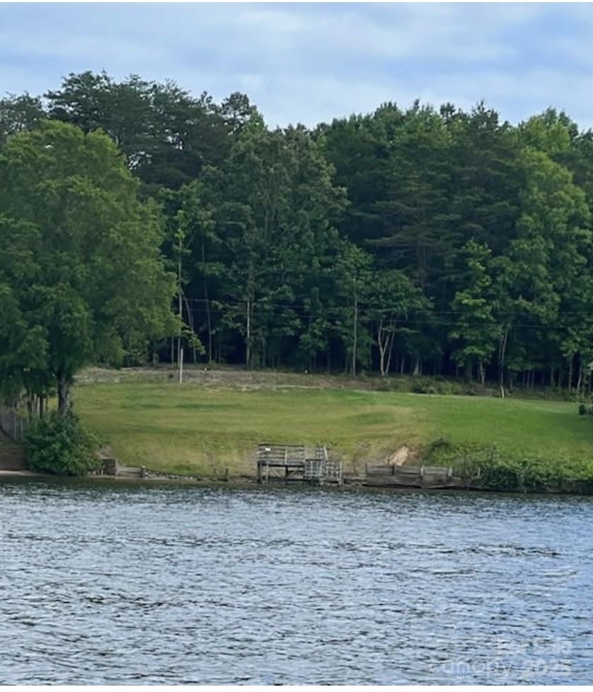410 Lakeshore Drive Property Photo 2