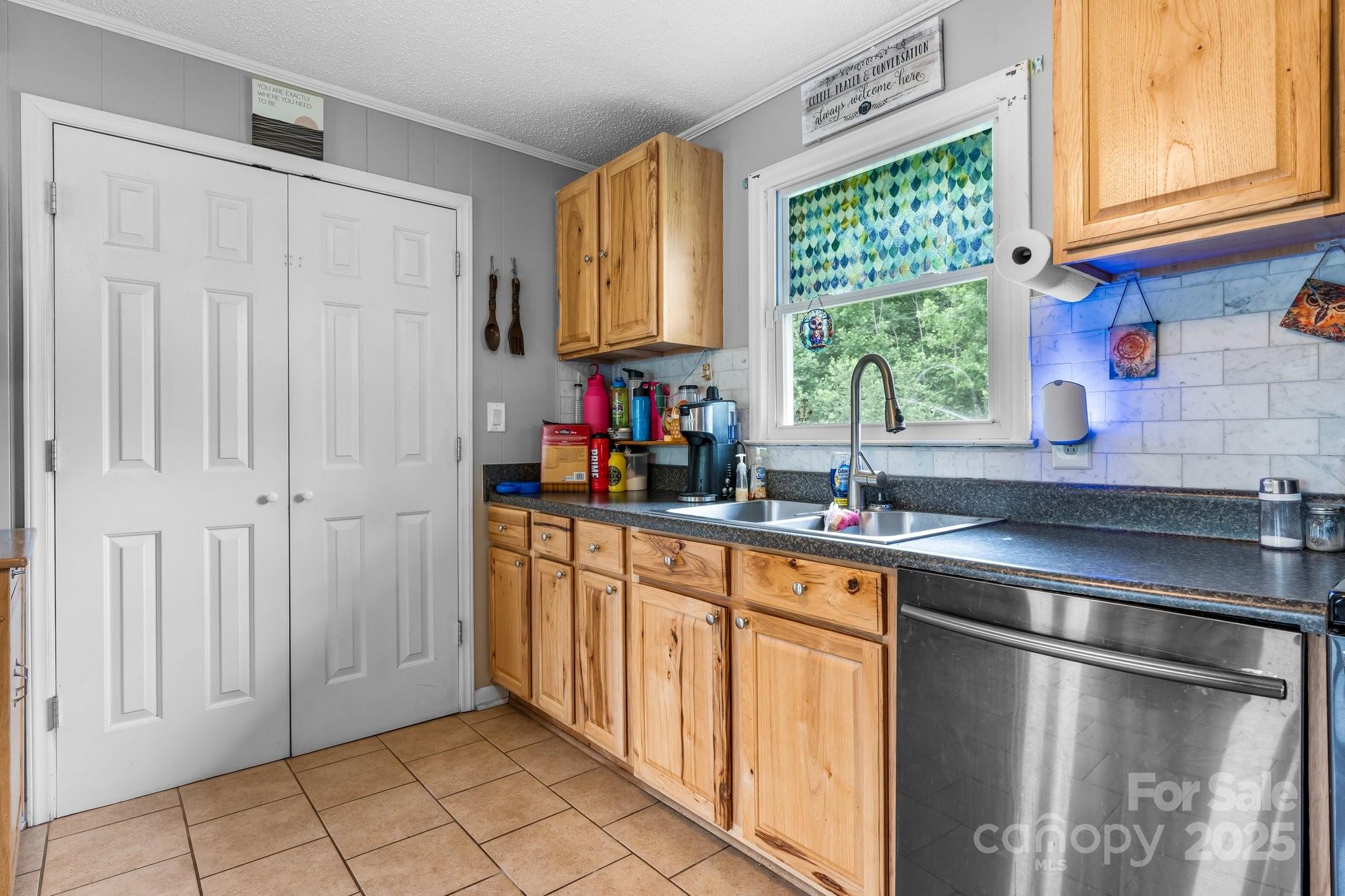 1691 Hill River Road Property Photo 7