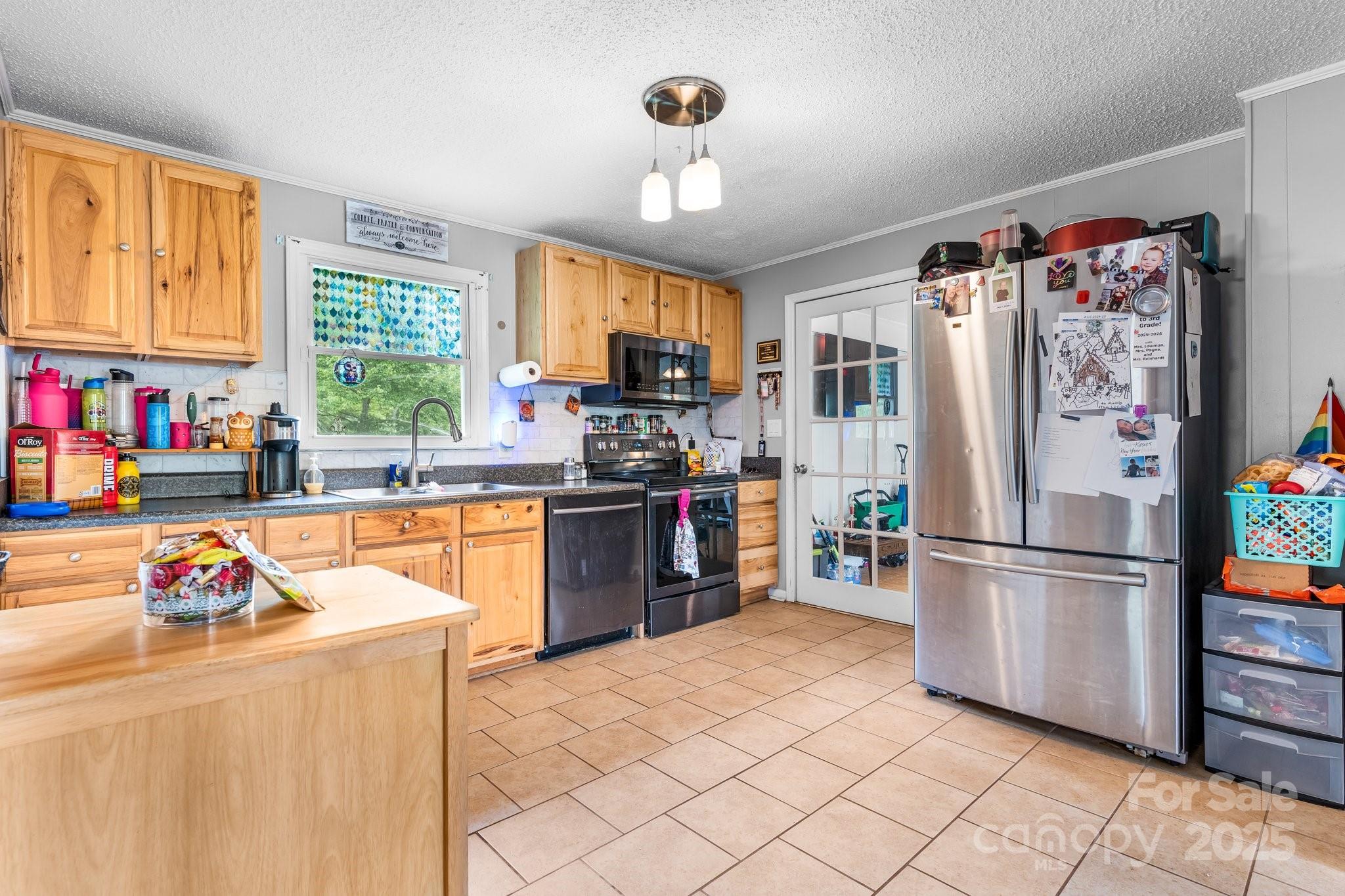 1691 Hill River Road Property Photo 8