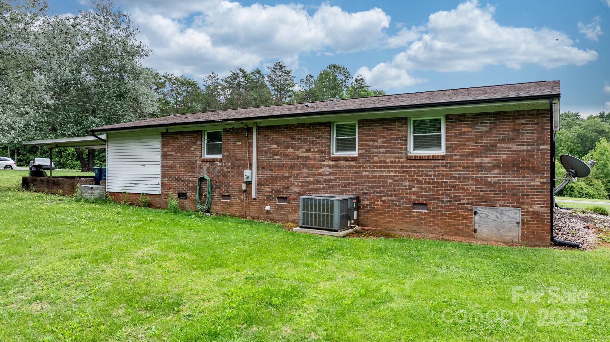 1691 Hill River Road Property Photo 15