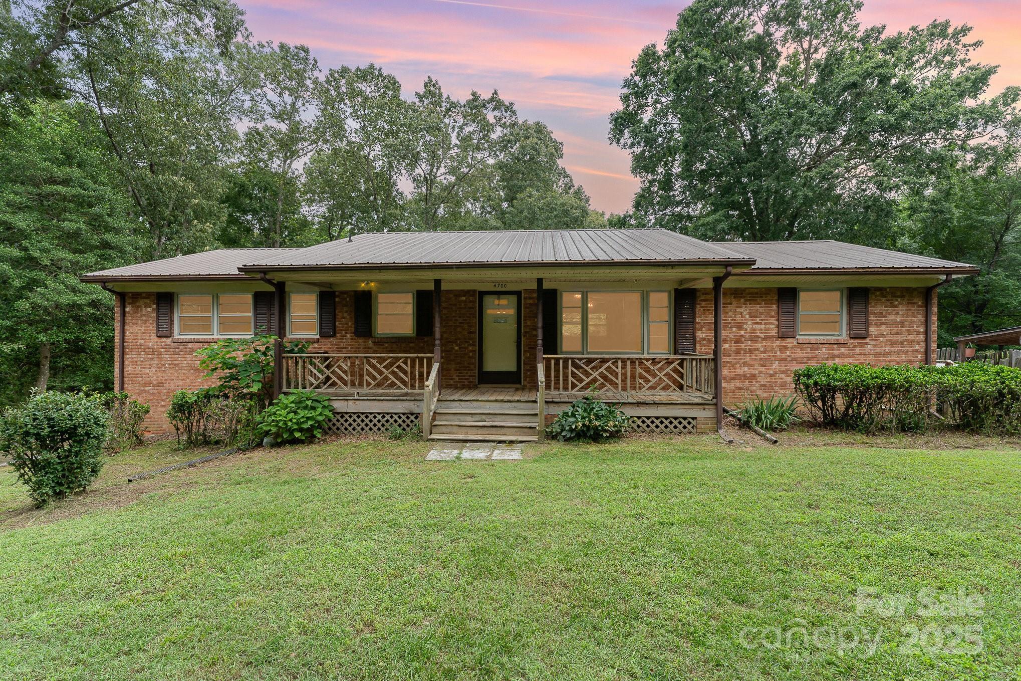 4700 Raven Drive Property Photo 1