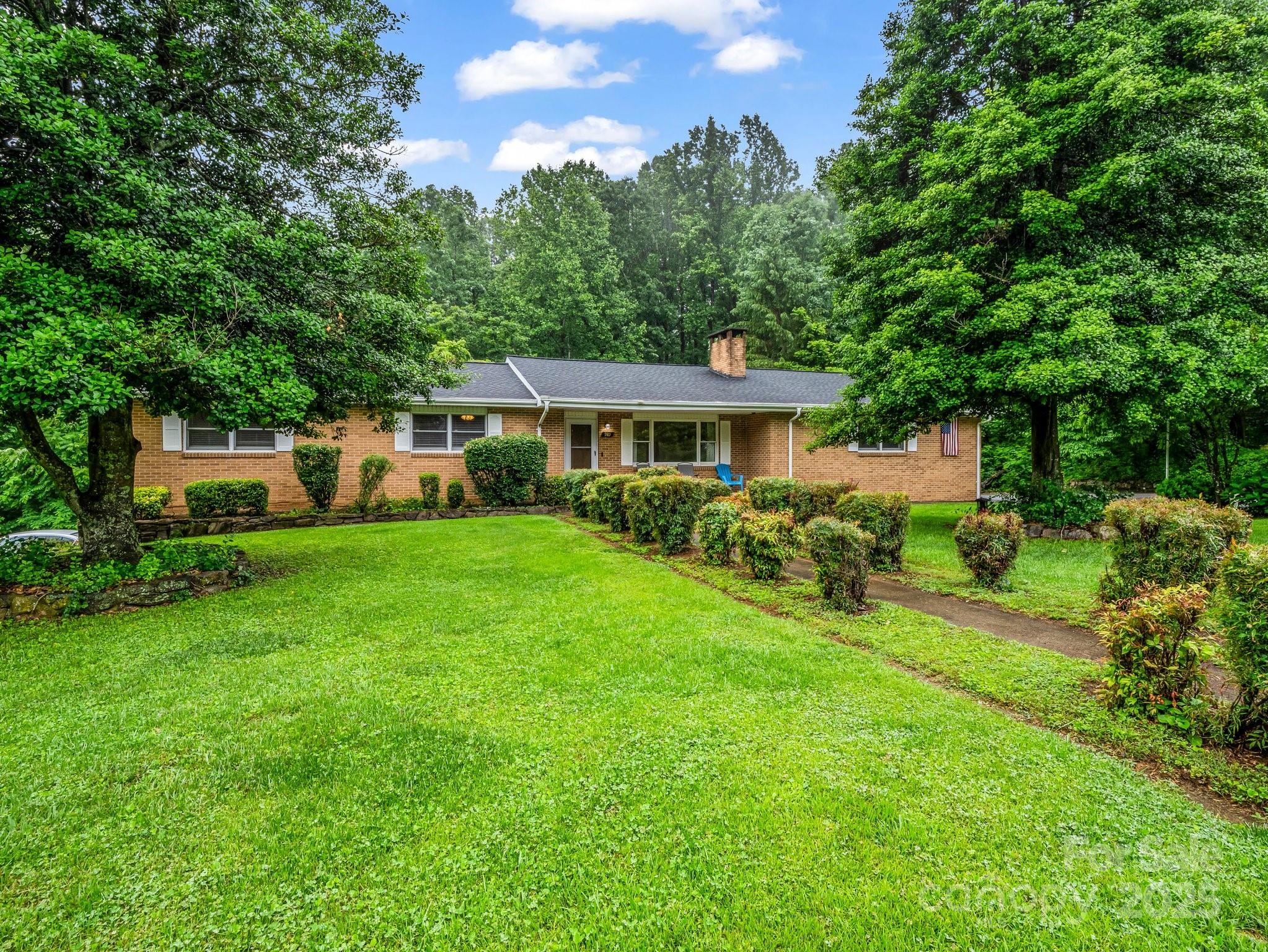 989 Mine Gap Road Property Photo 1