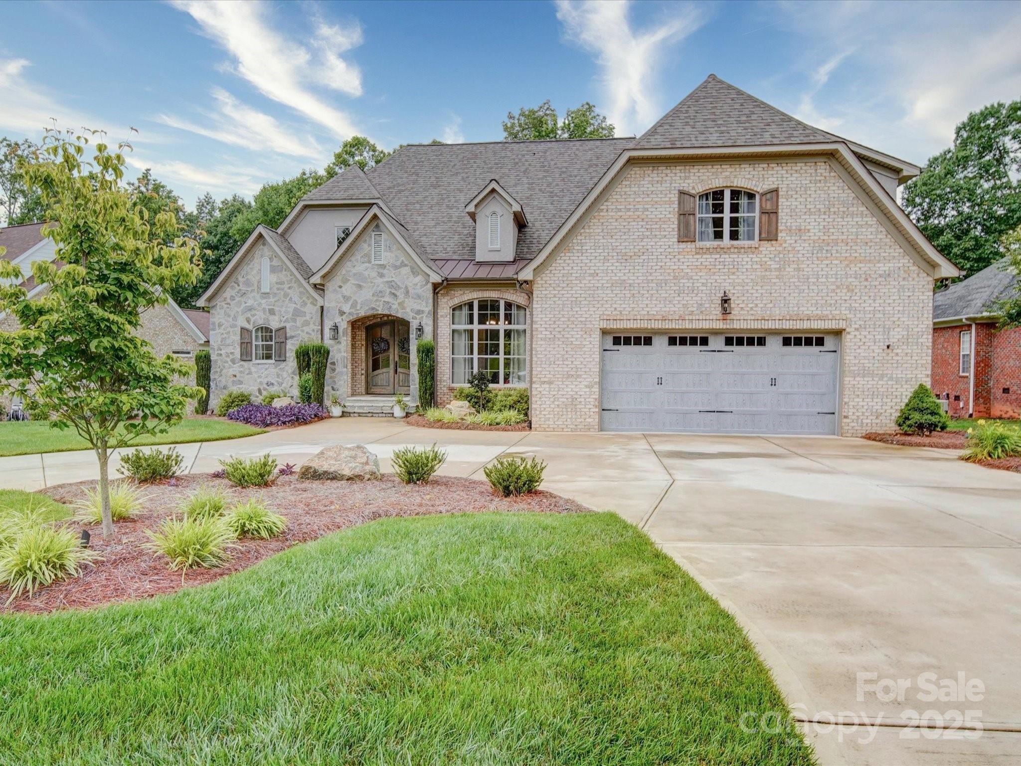 4025 Foxes Trail Property Photo 1