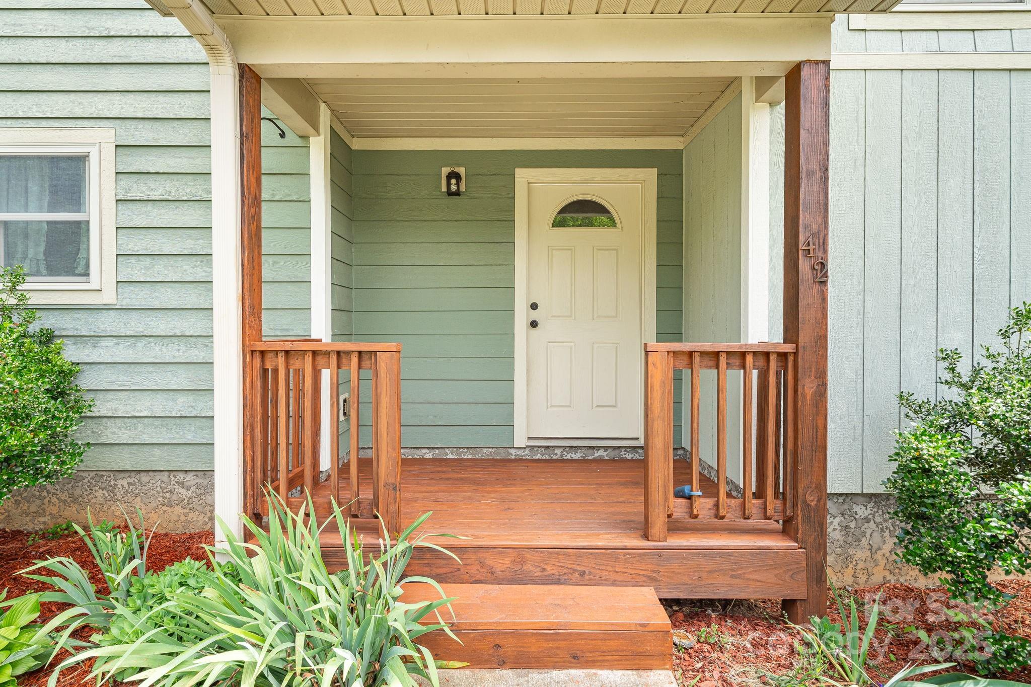 42 Compass Park Drive Property Photo 3