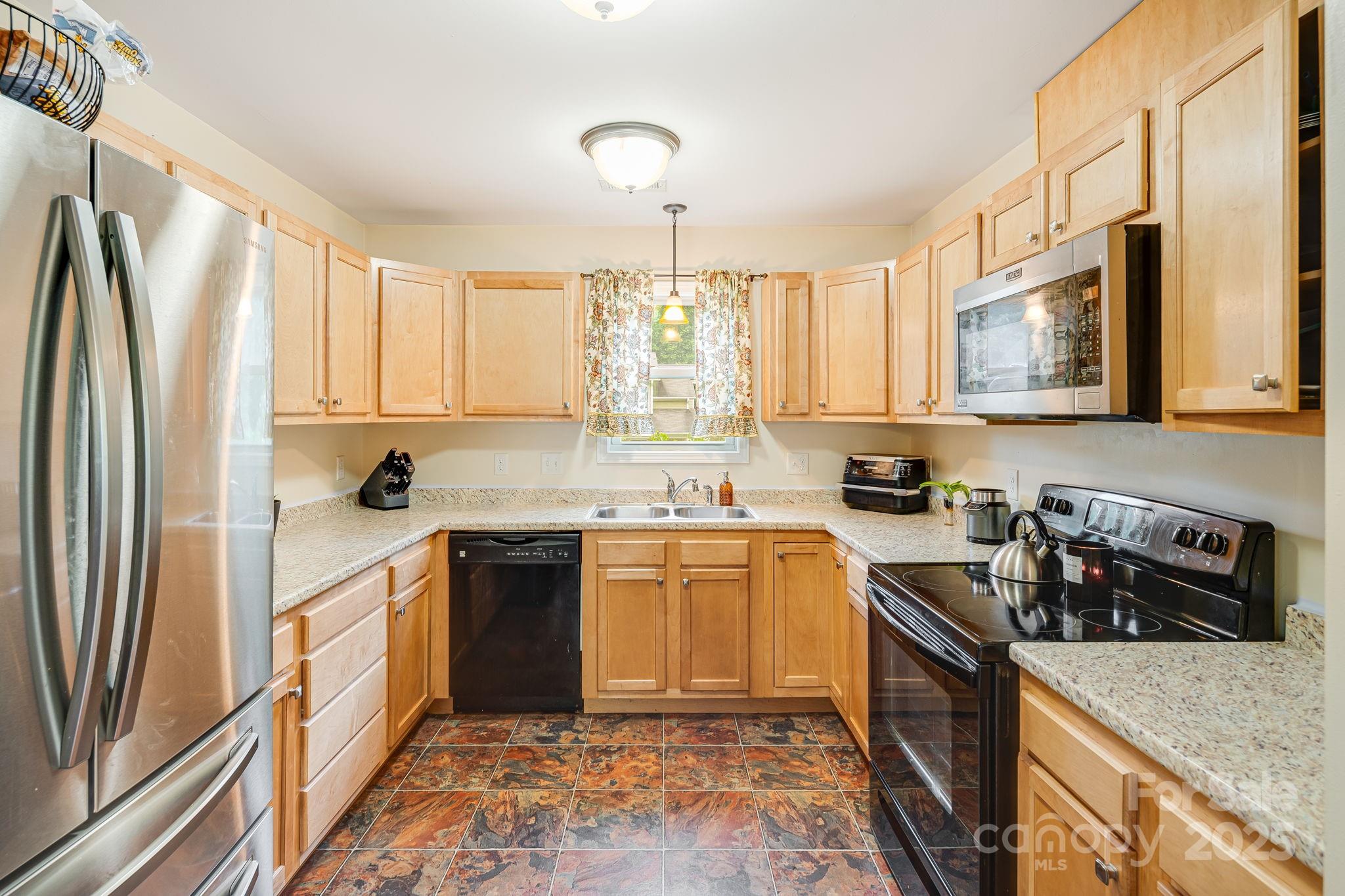 42 Compass Park Drive Property Photo 12