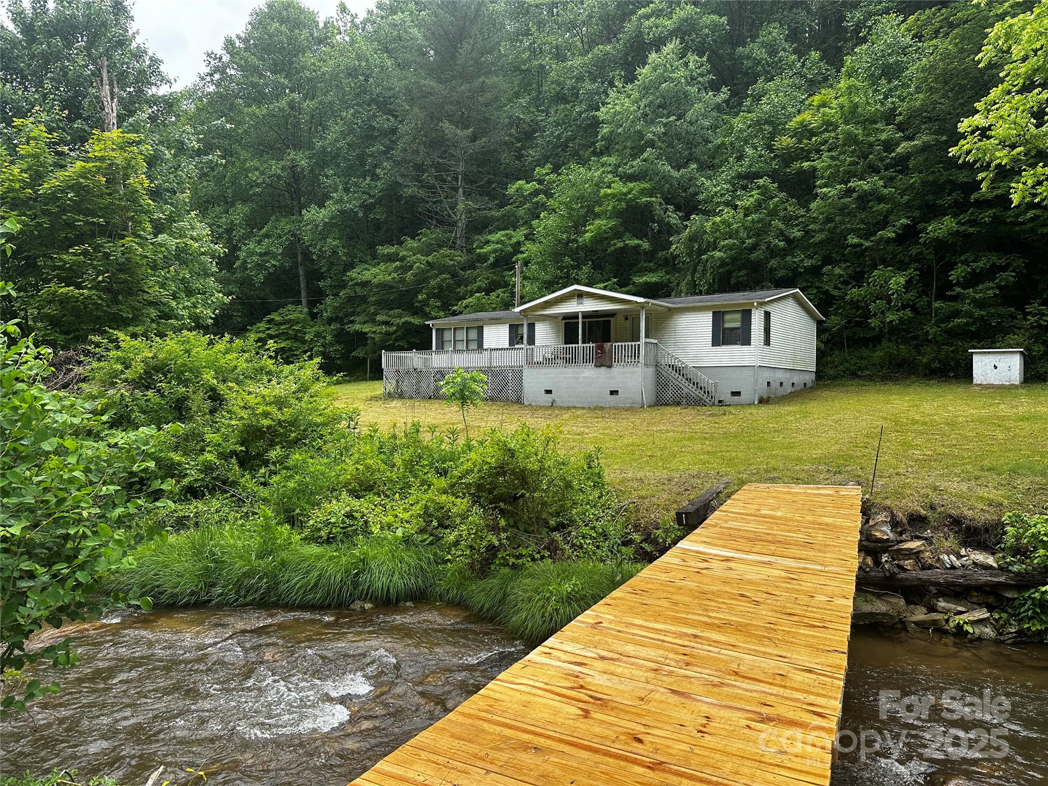 731 Pigeon Roost Road Property Photo 1