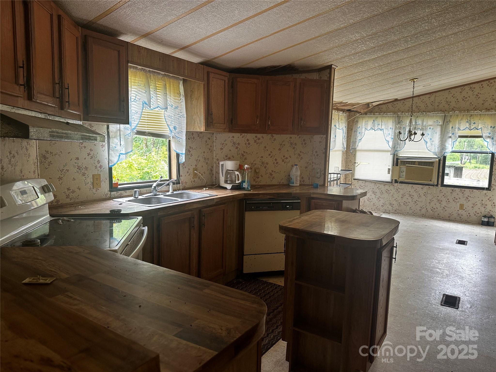 731 Pigeon Roost Road Property Photo 5