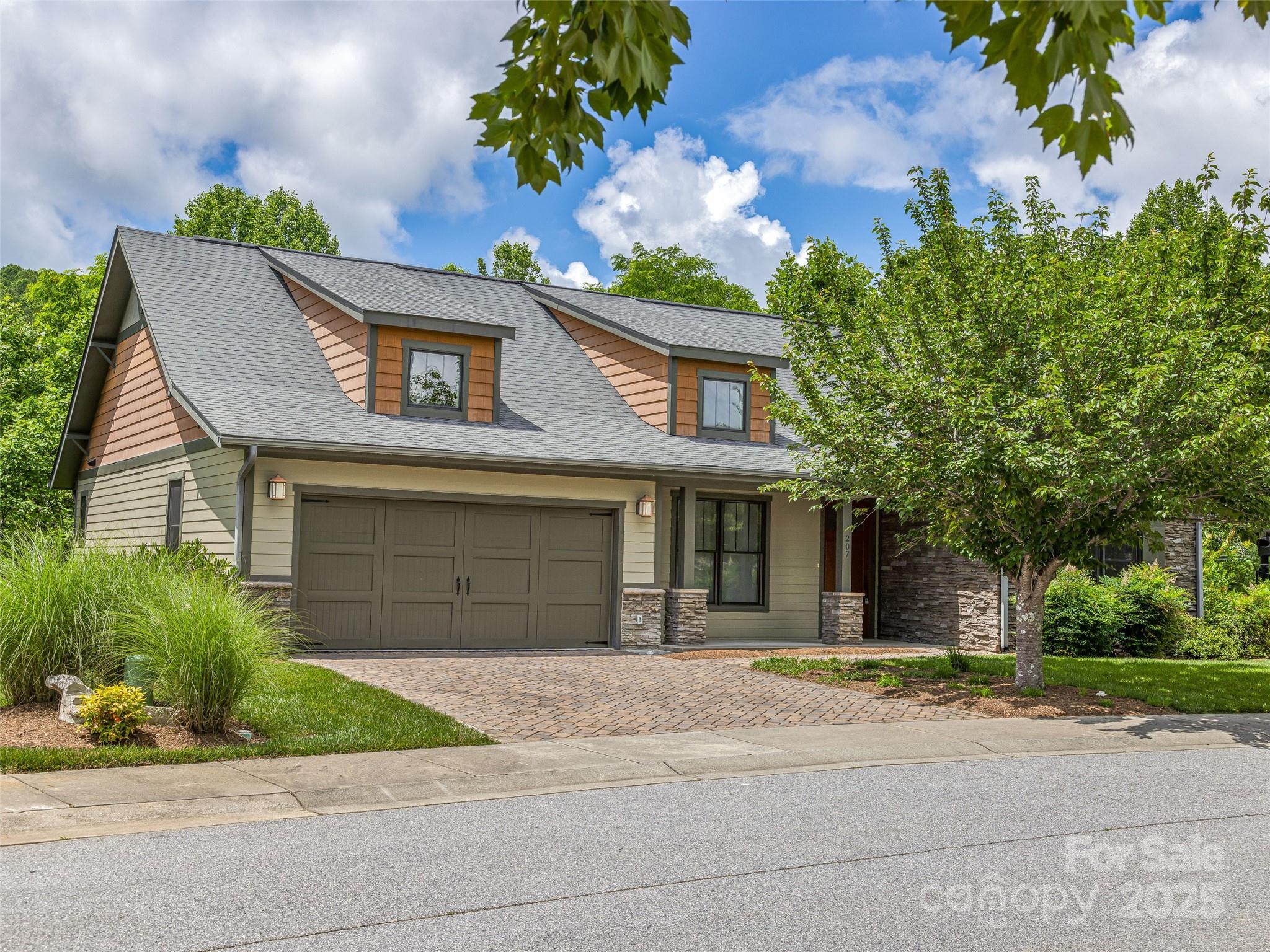 207 Hogans View Circle Property Photo