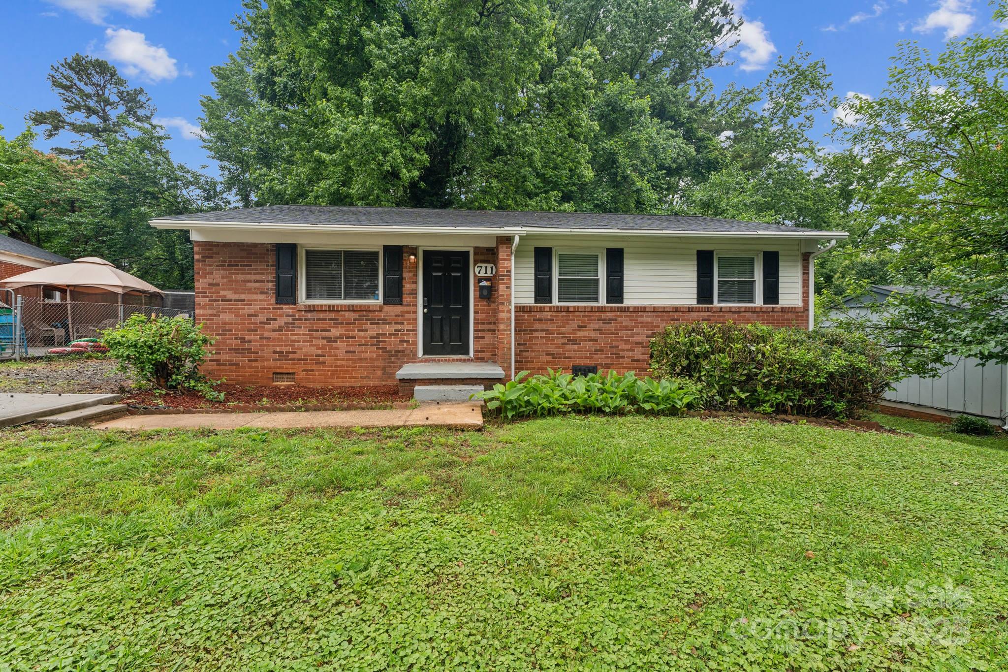 711 September Lane Property Photo 1