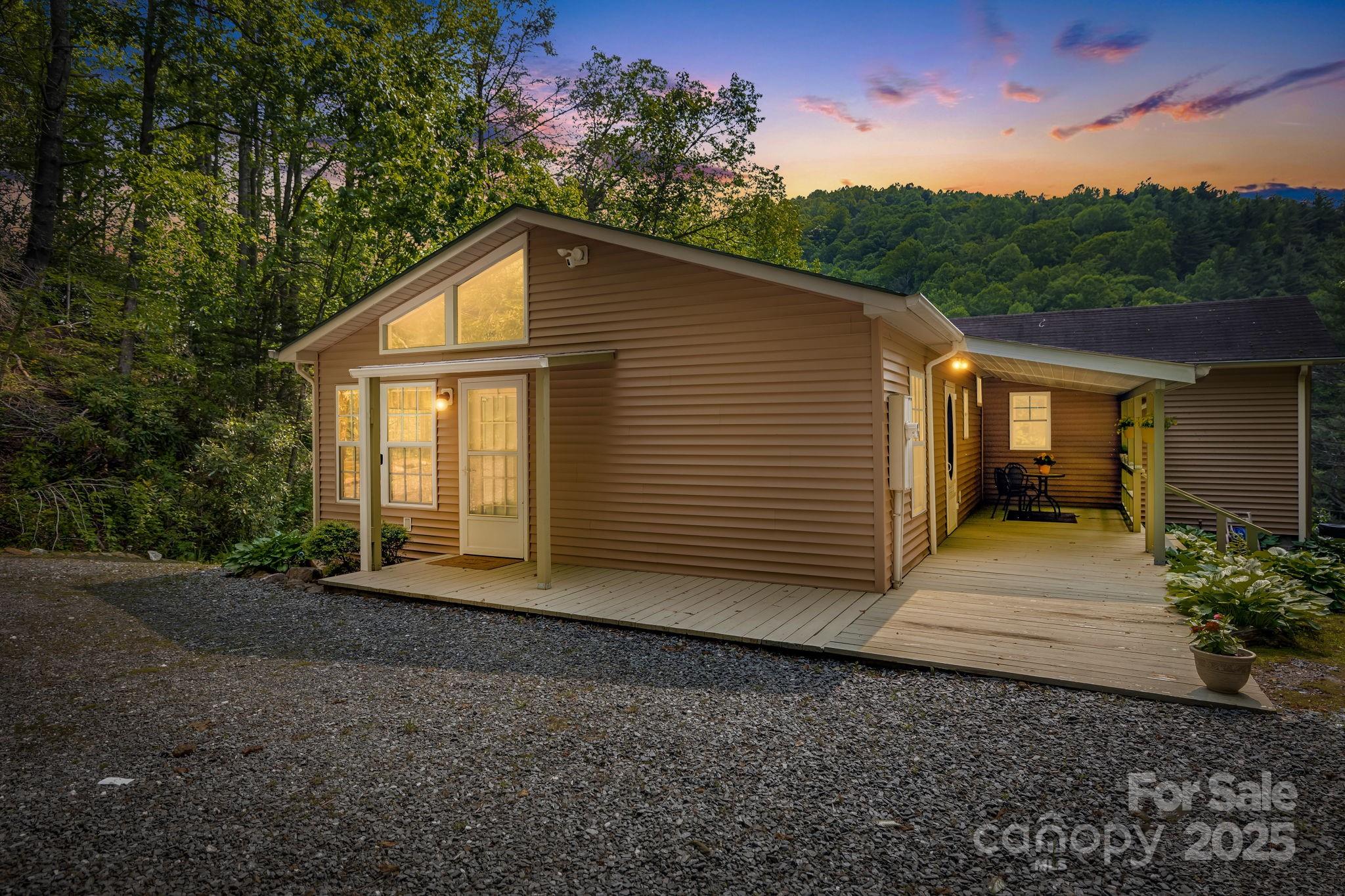 2763 Crabtree Road Property Photo 1