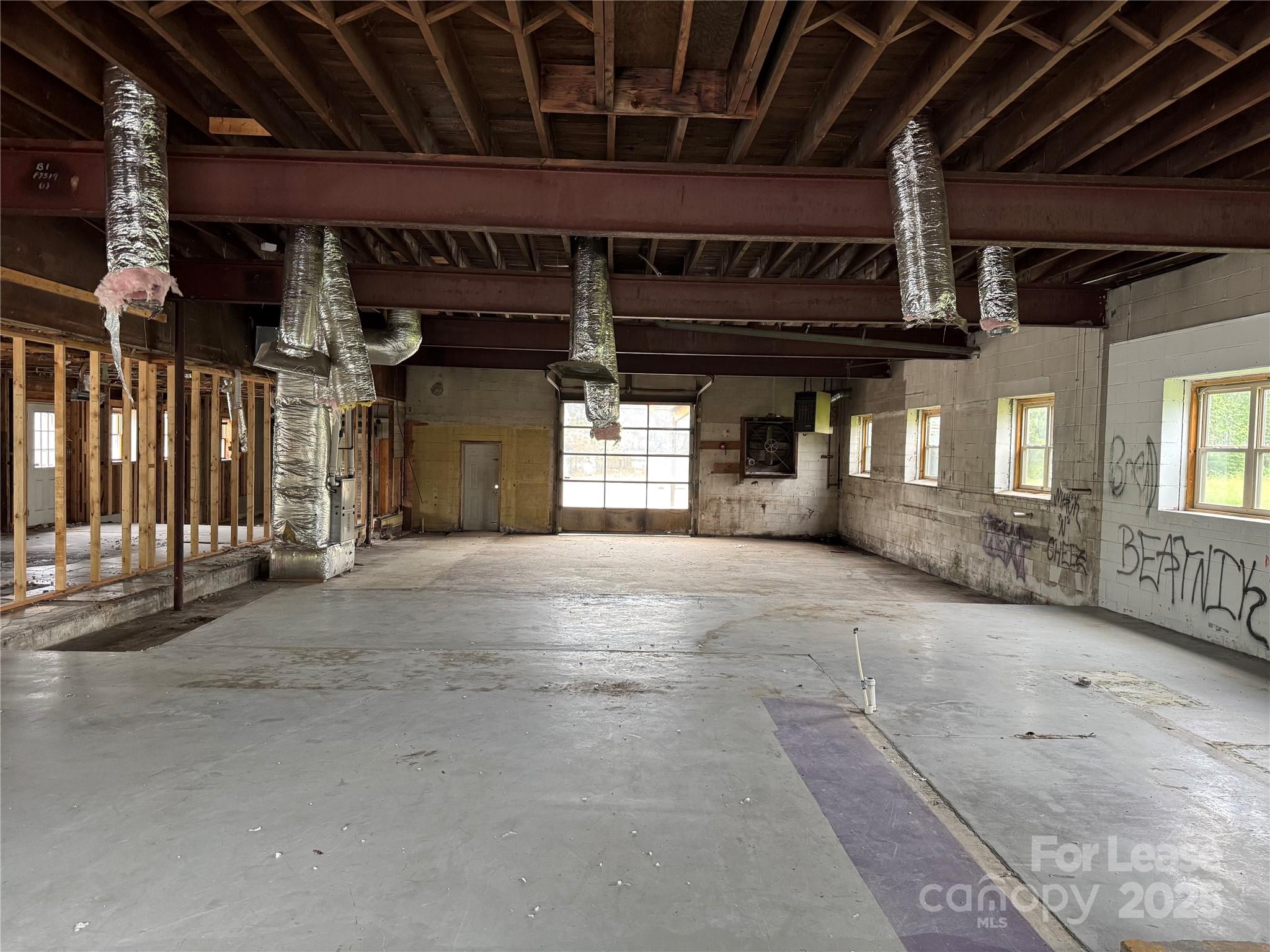 280 S Broad Street Property Photo 8