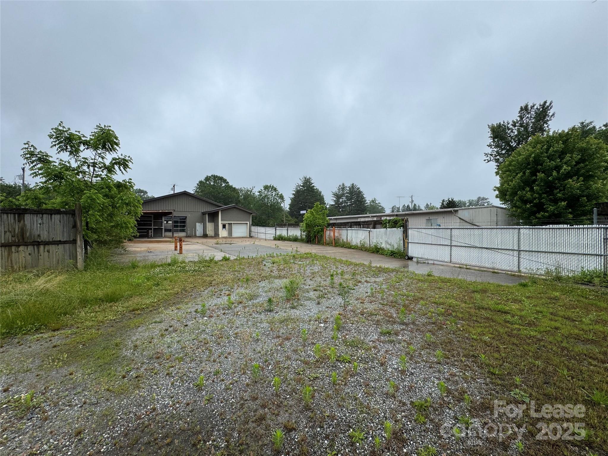 280 S Broad Street Property Photo 13
