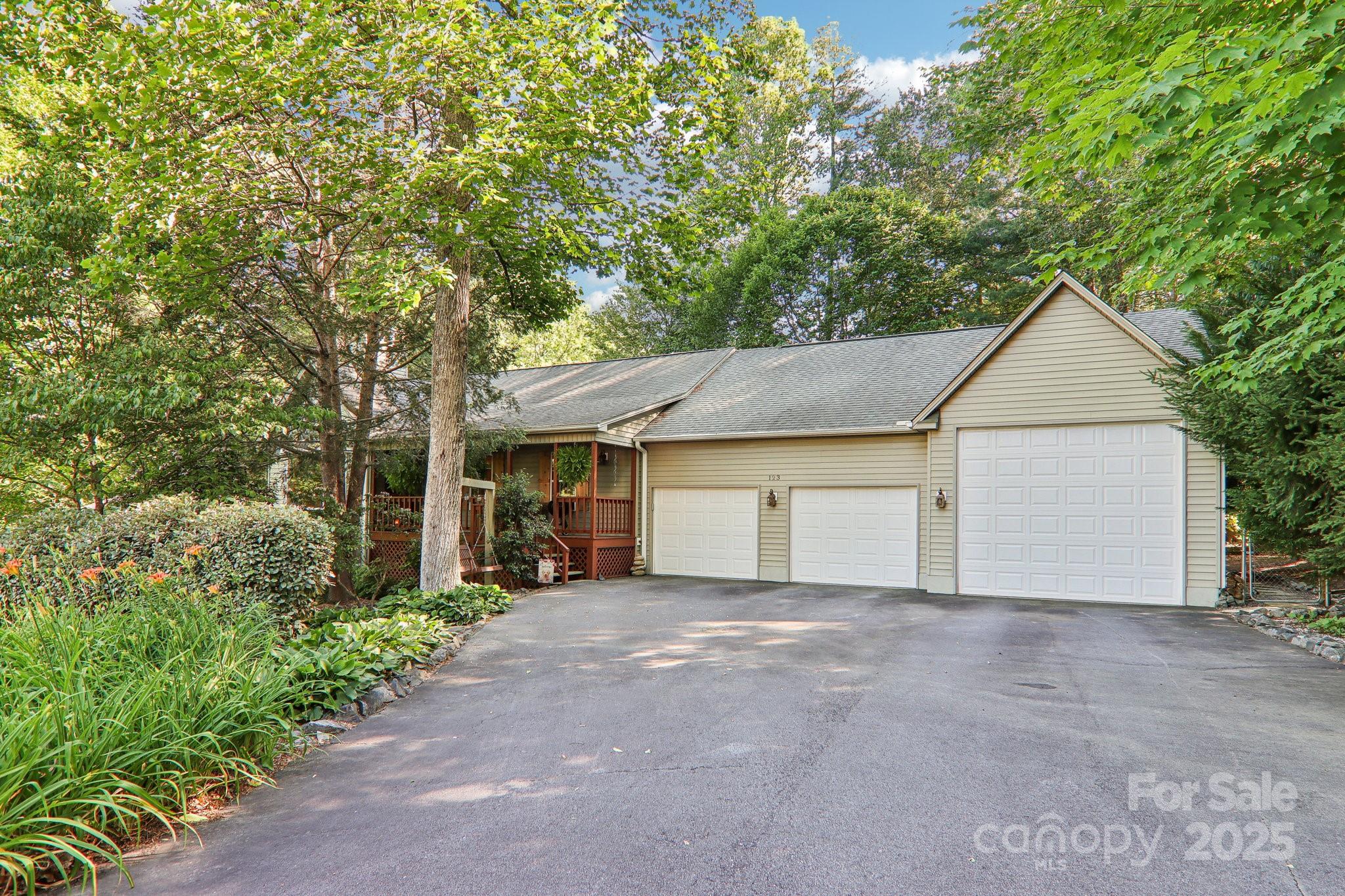 123 Brandymill Loop Property Photo 1