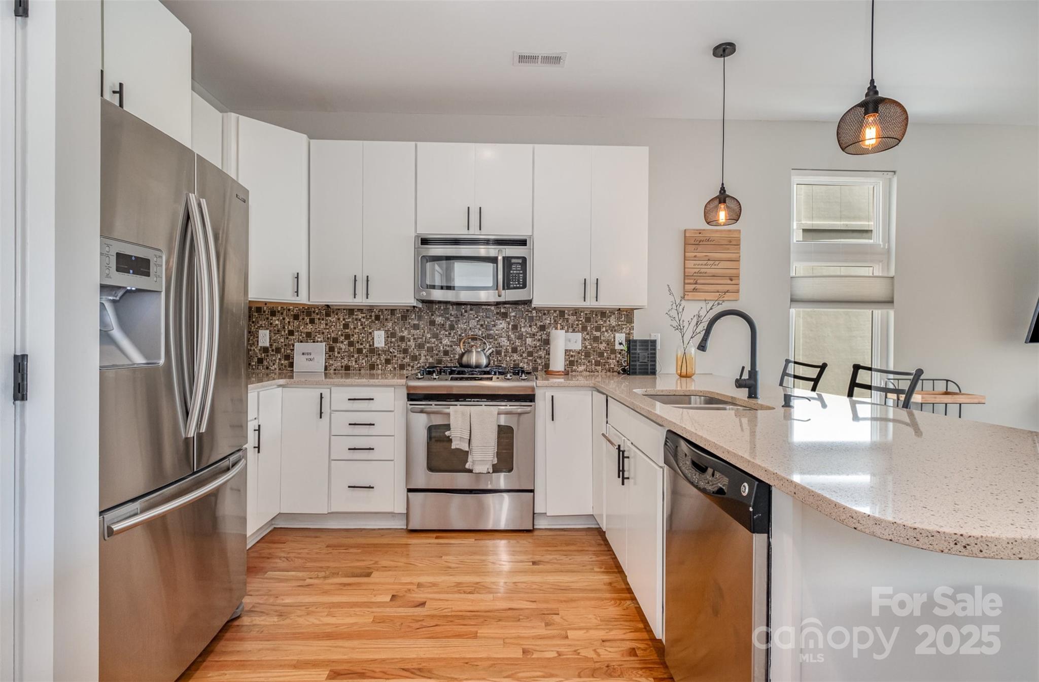 925 Westbrook Drive B Property Photo 10