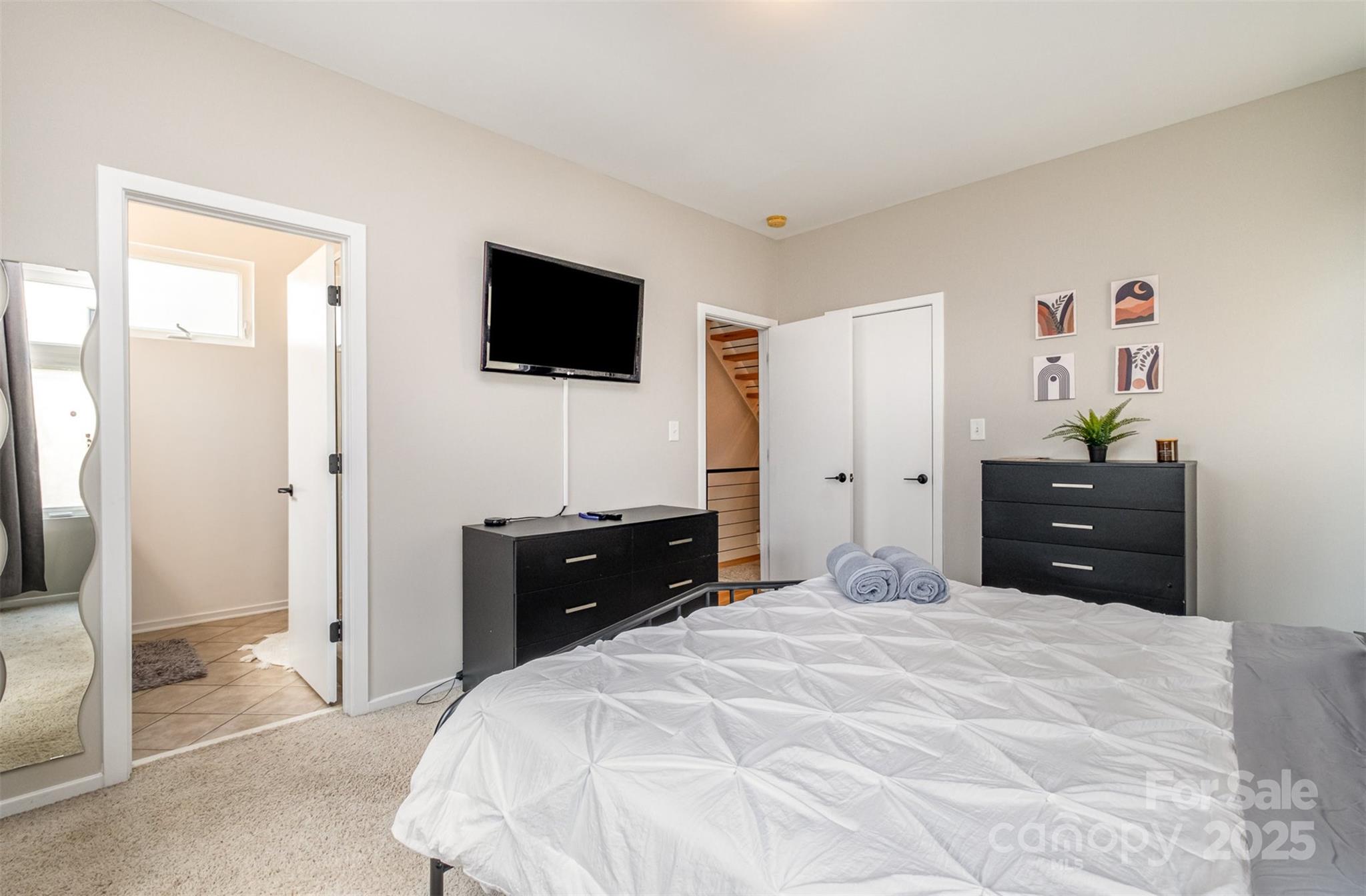 925 Westbrook Drive B Property Photo 19