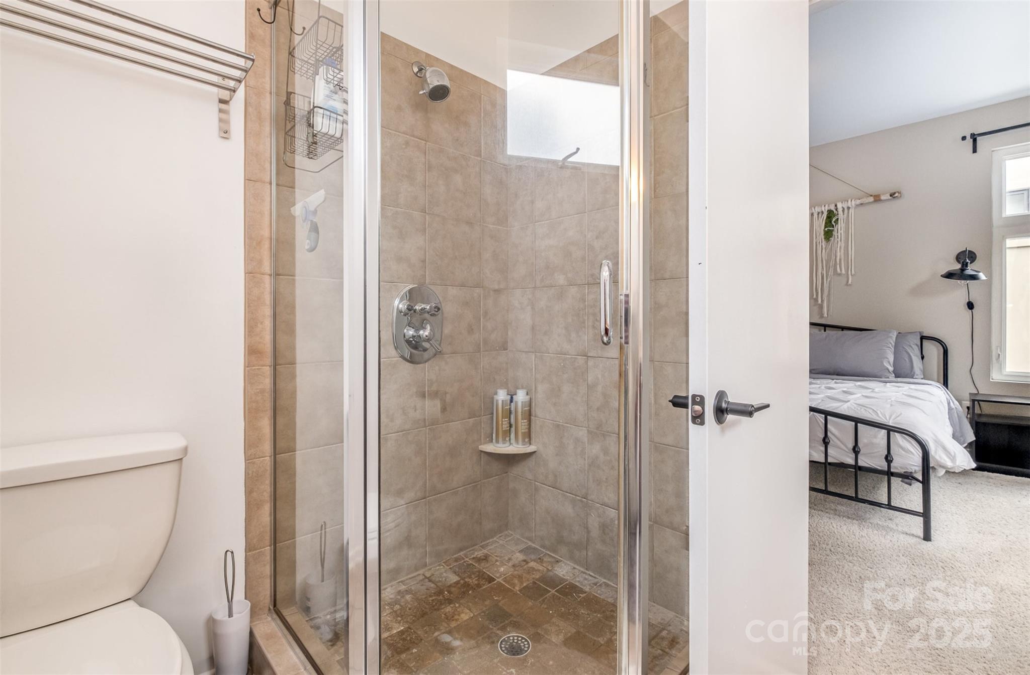 925 Westbrook Drive B Property Photo 21