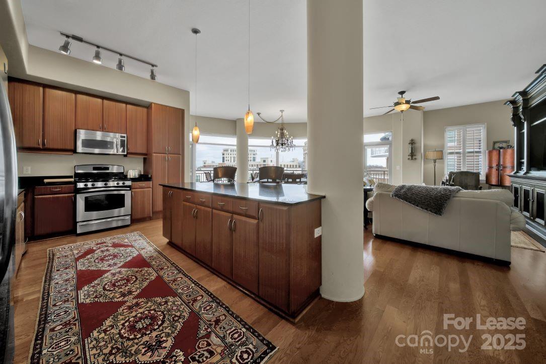 4620 Piedmont Row Drive 613 Property Photo 5