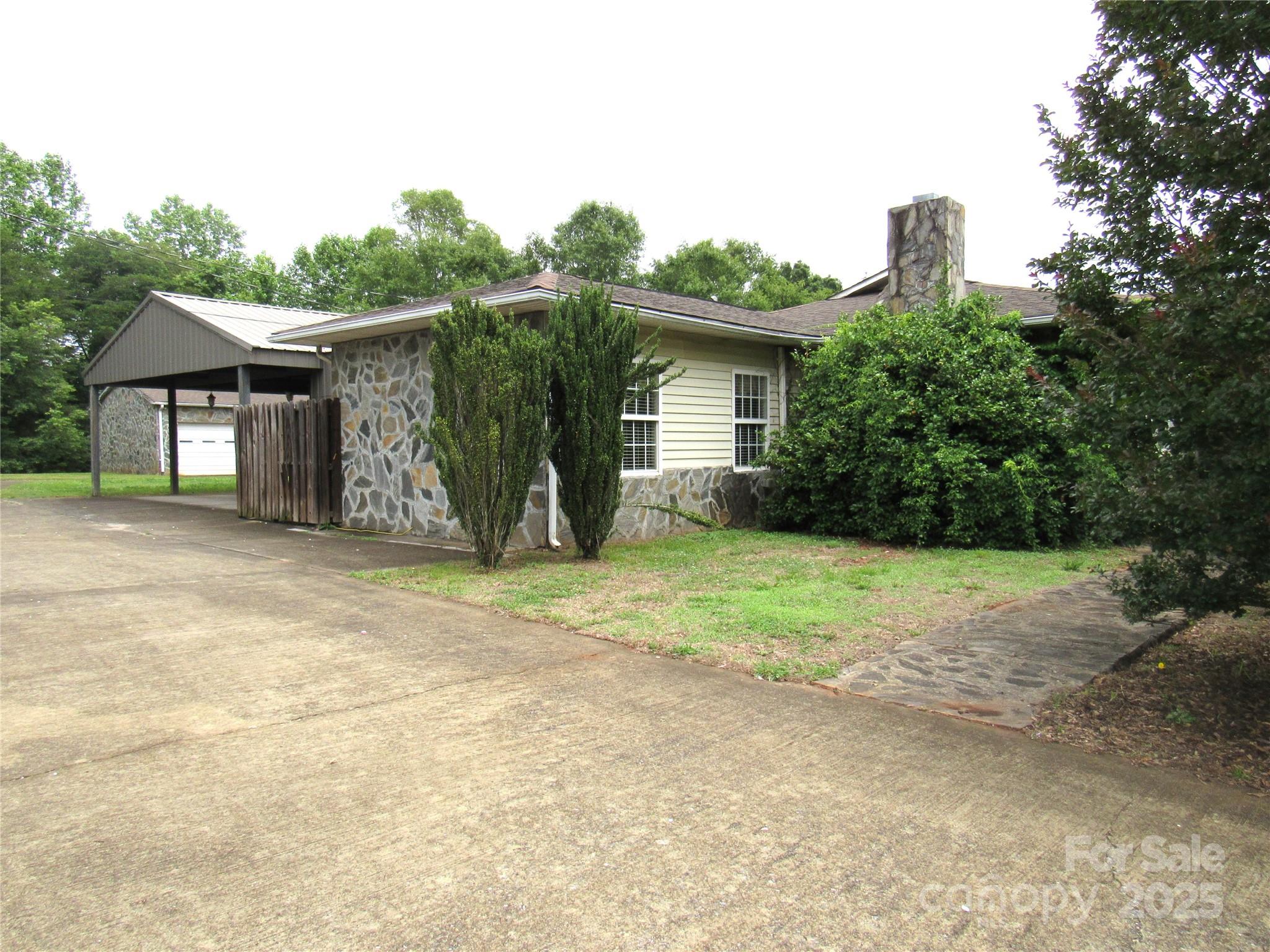 3838 Cliffside Road Property Photo 1