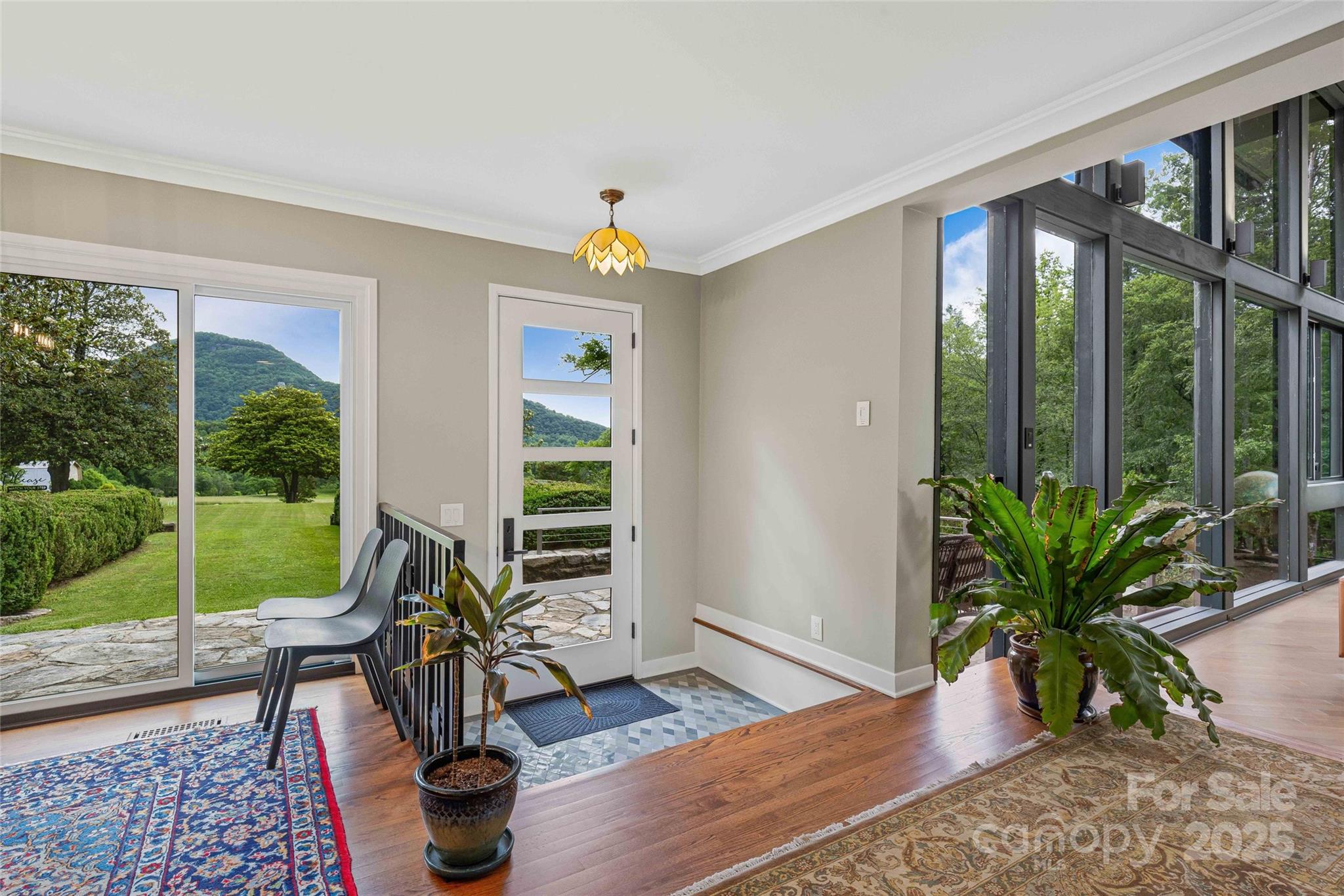 400 Kings Drive Property Photo 13