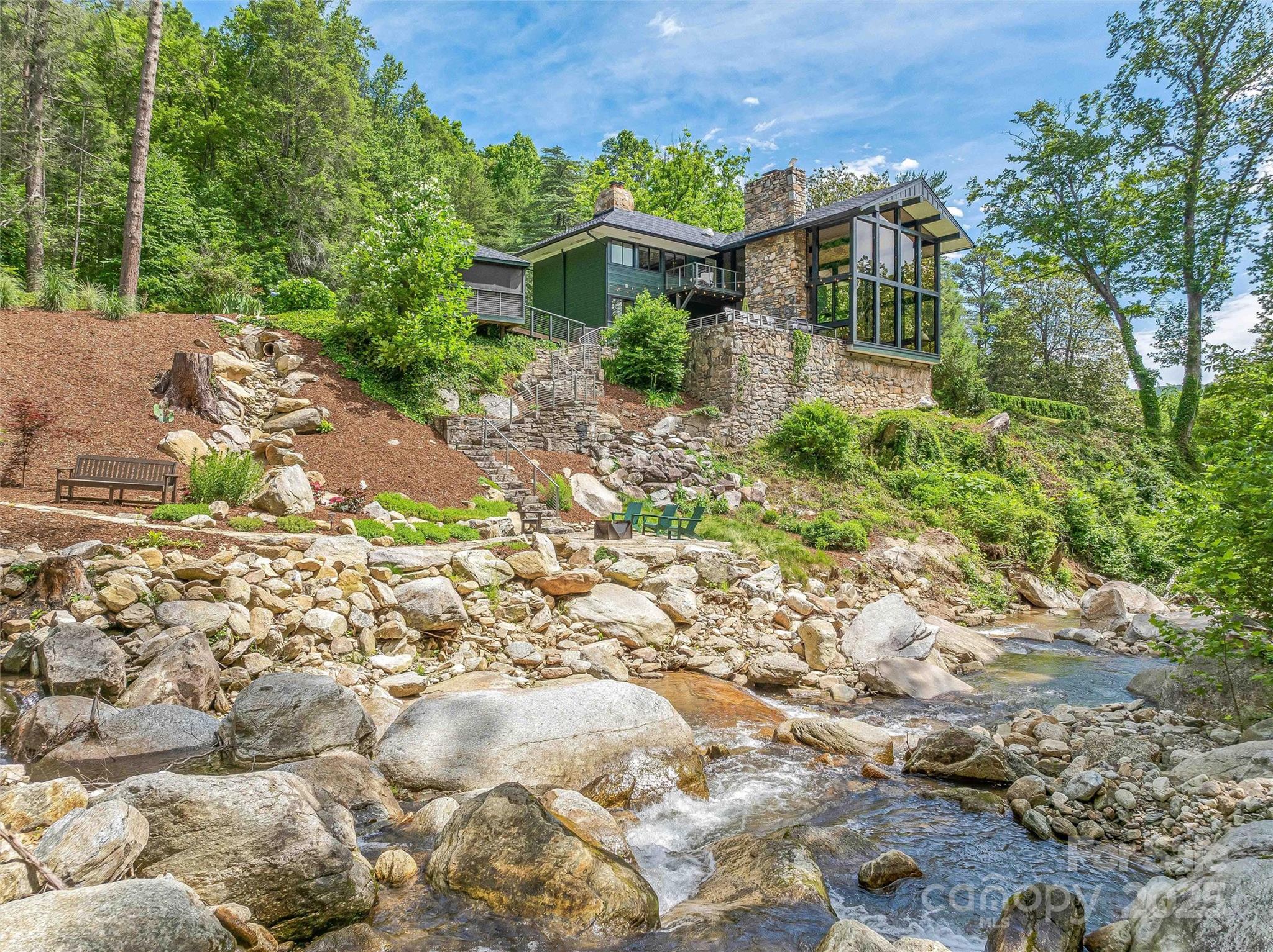 400 Kings Drive Property Photo 19