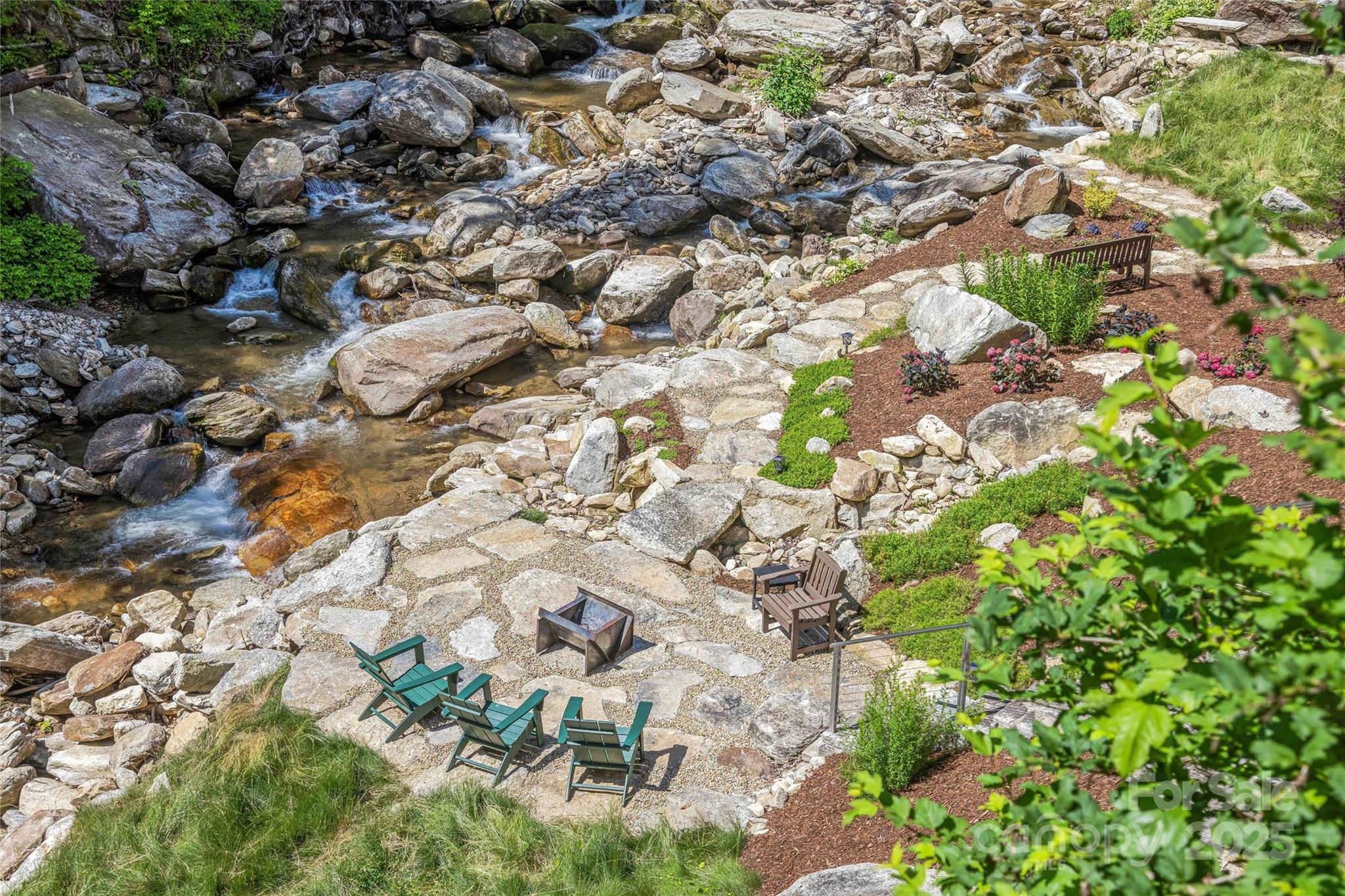 400 Kings Drive Property Photo 21