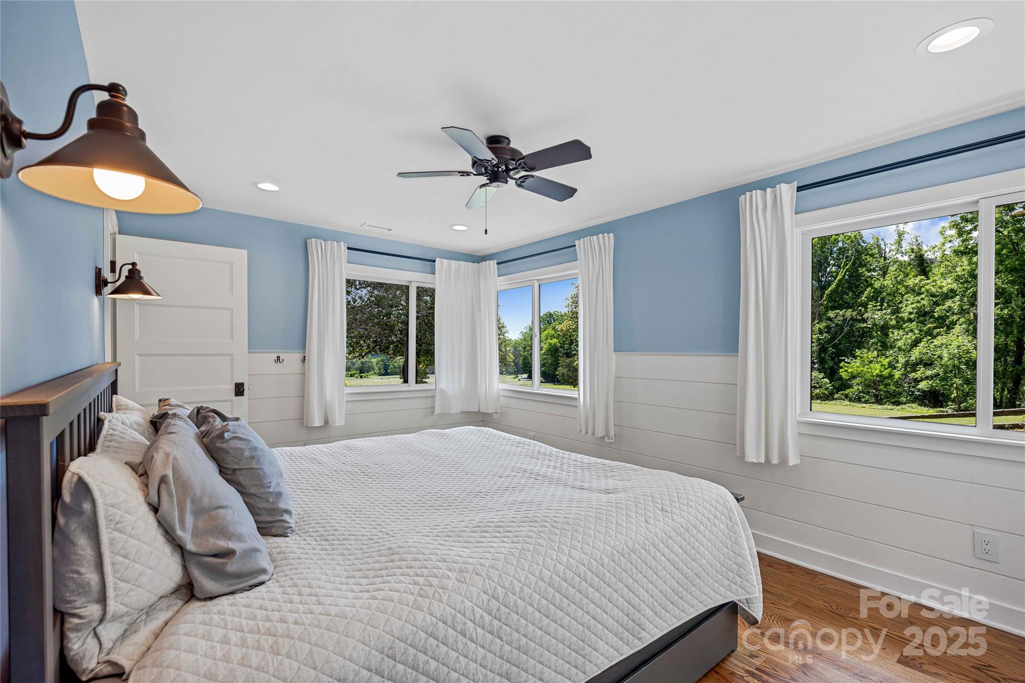 400 Kings Drive Property Photo 32