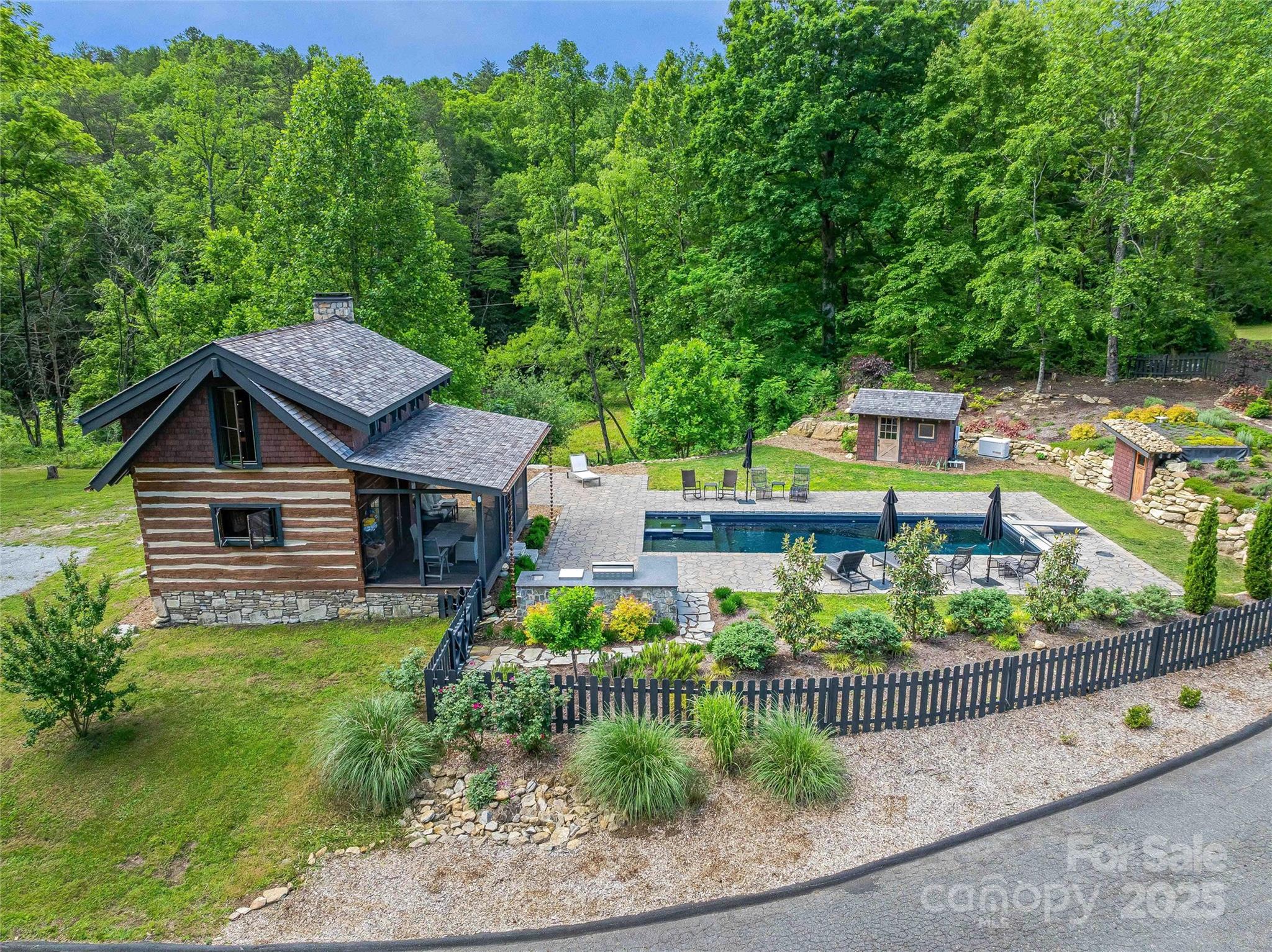 400 Kings Drive Property Photo 34