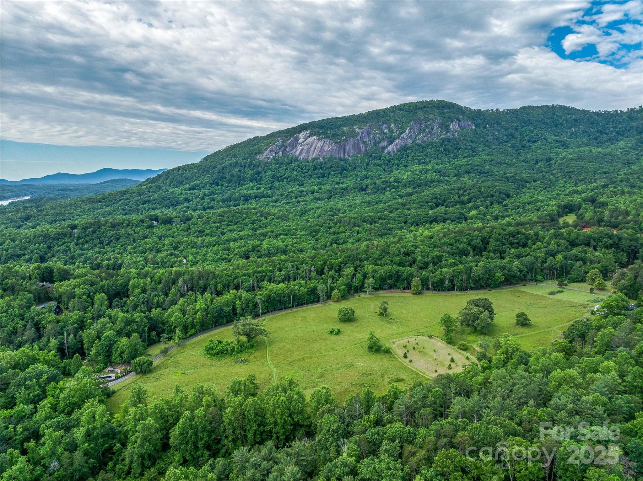 400 Kings Drive Property Photo 41