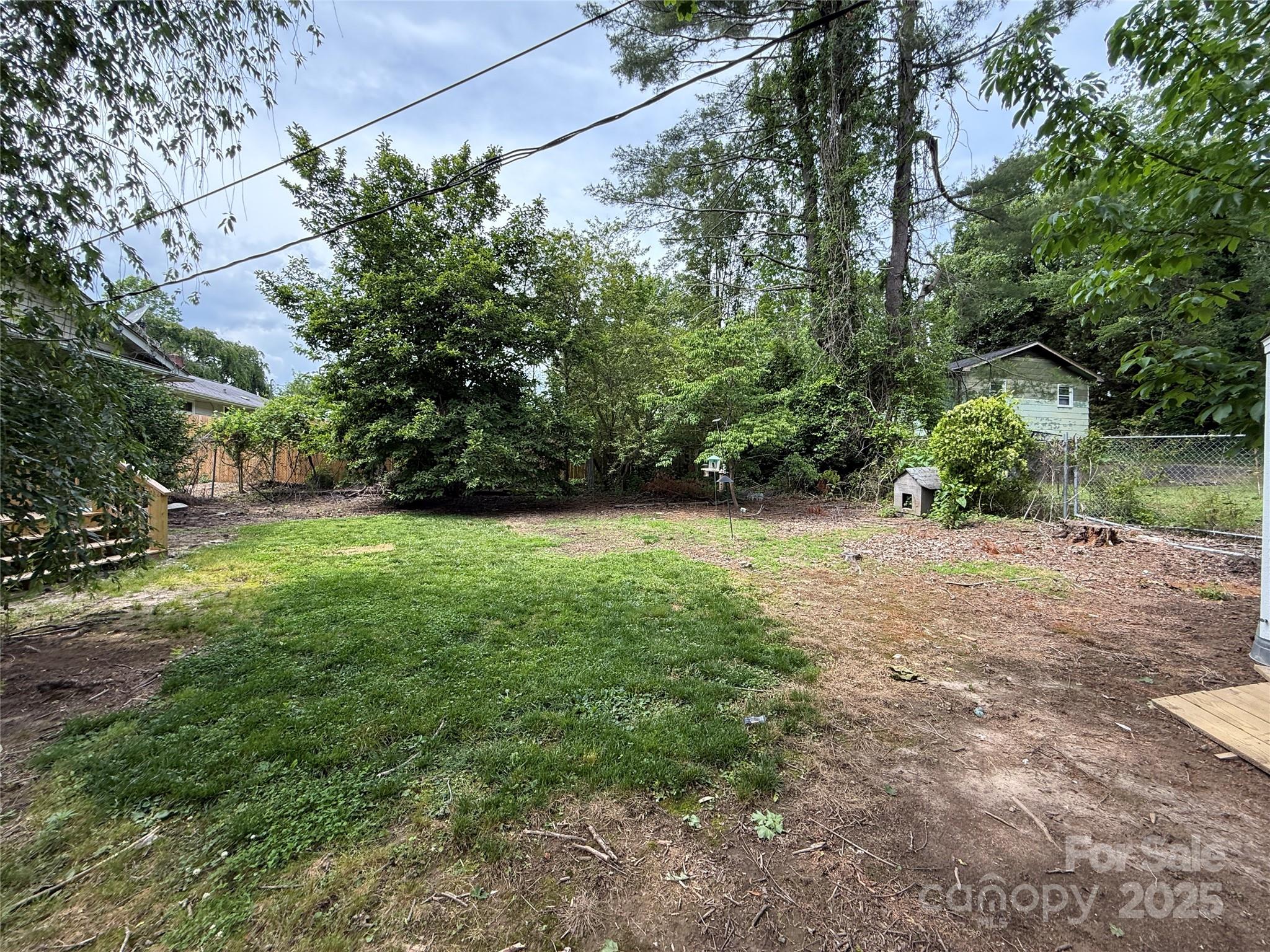 526 Ehringhaus Street Property Photo 8