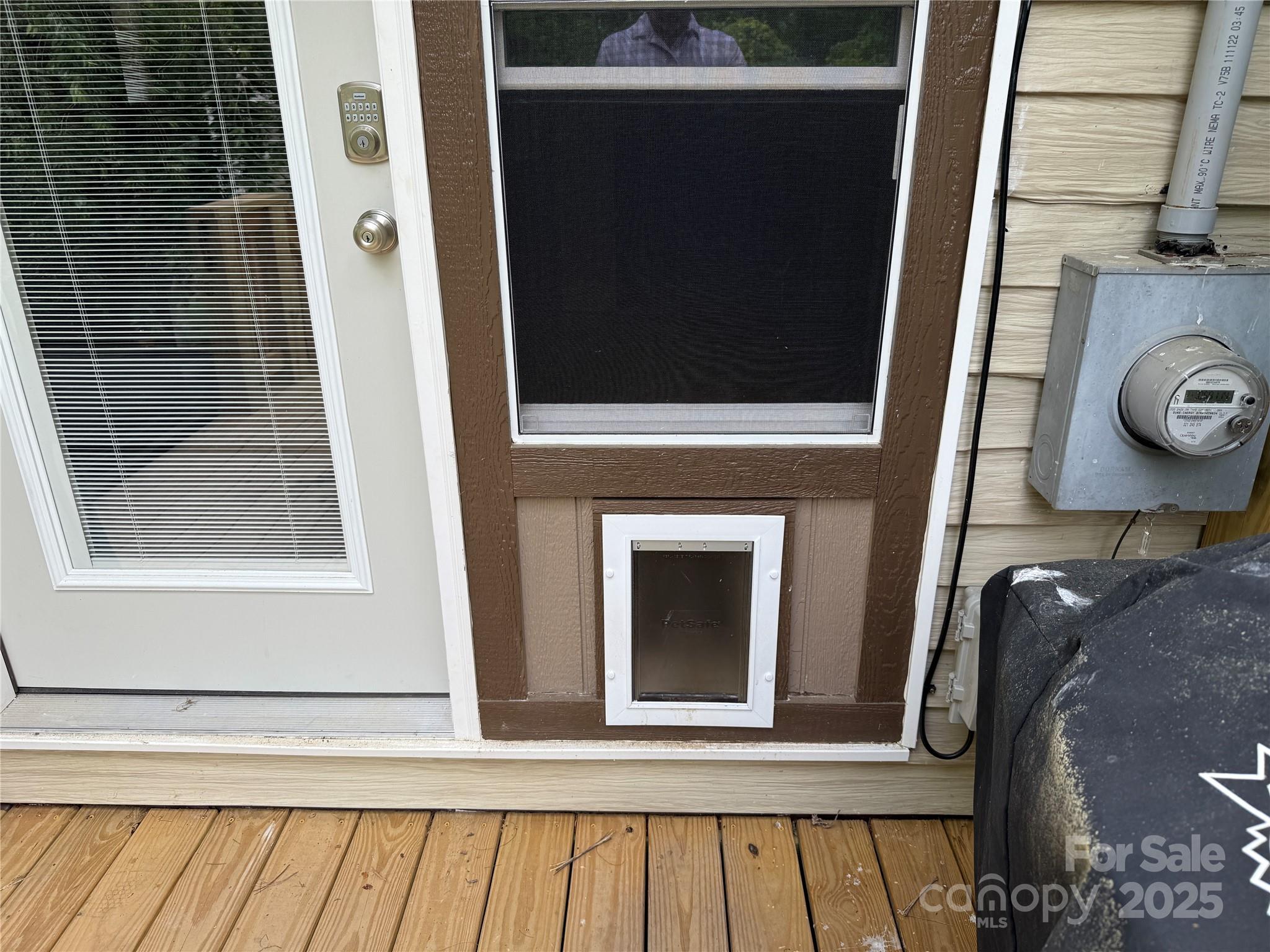 526 Ehringhaus Street Property Photo 11
