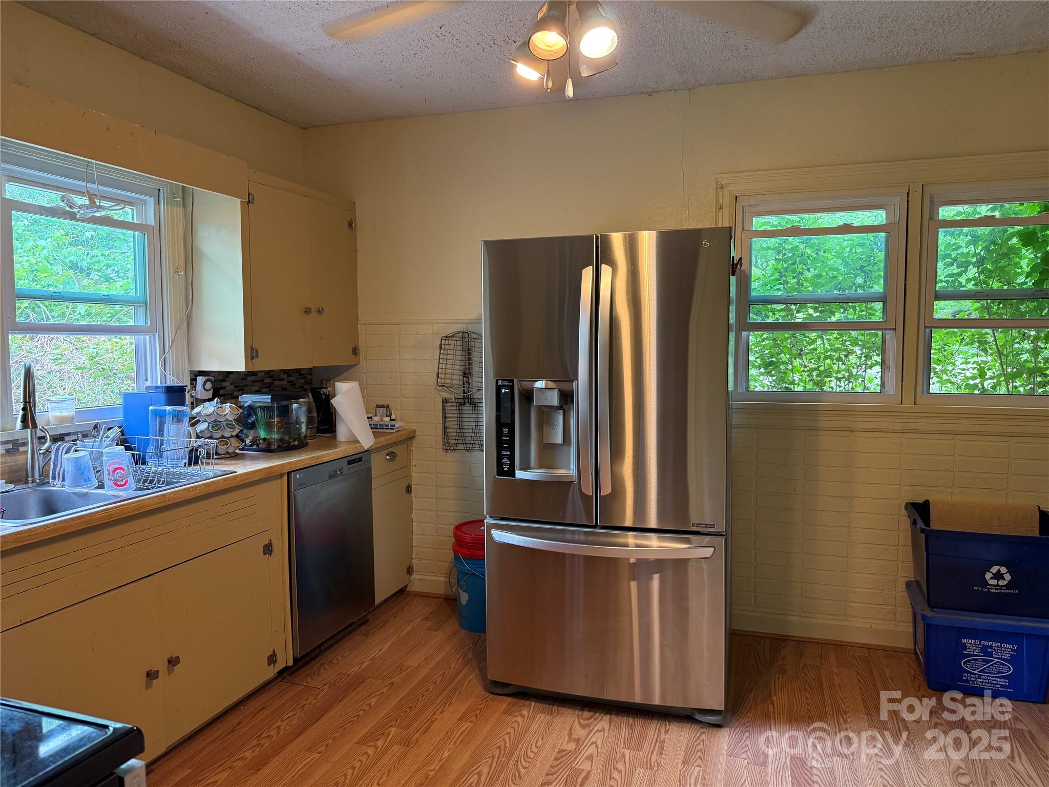 526 Ehringhaus Street Property Photo 14