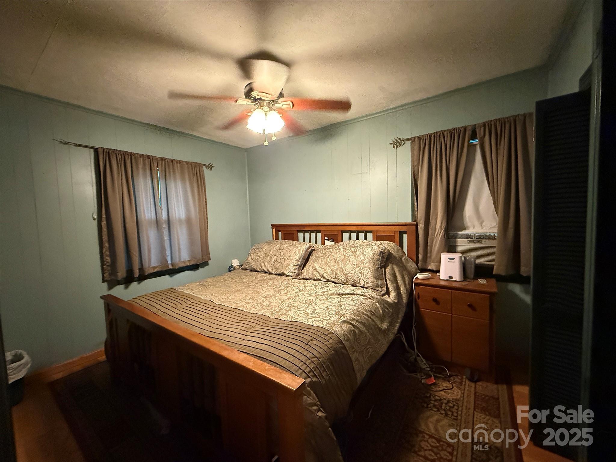 526 Ehringhaus Street Property Photo 26